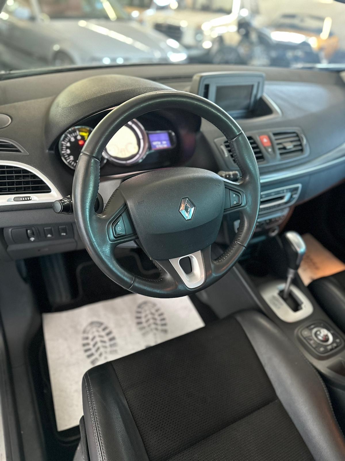 RENAULT Mégane Grandtour 2.0 16V Dynamique CVT-image-8