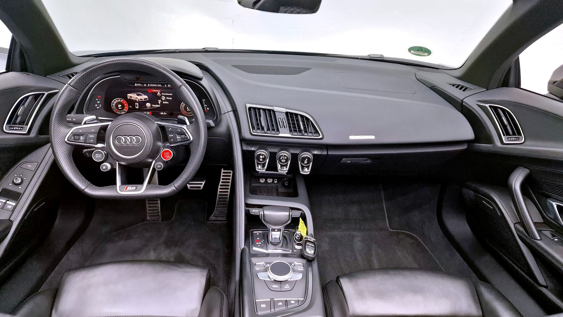 AUDI R8 Spyder 5.2 FSI V10 quattro S-Tronic-image-11