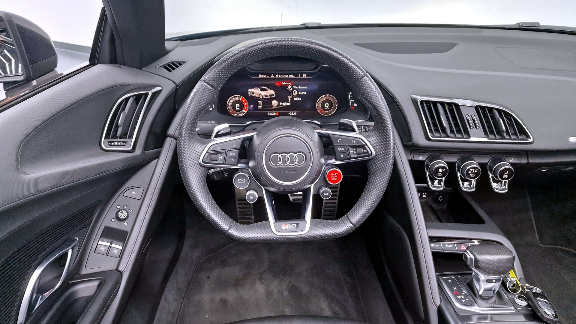 AUDI R8 Spyder 5.2 FSI V10 quattro S-Tronic-image-12