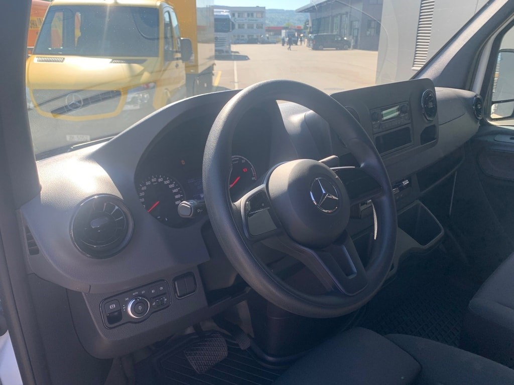MERCEDES-BENZ eSprinter 312 35kWh Standard-image-3