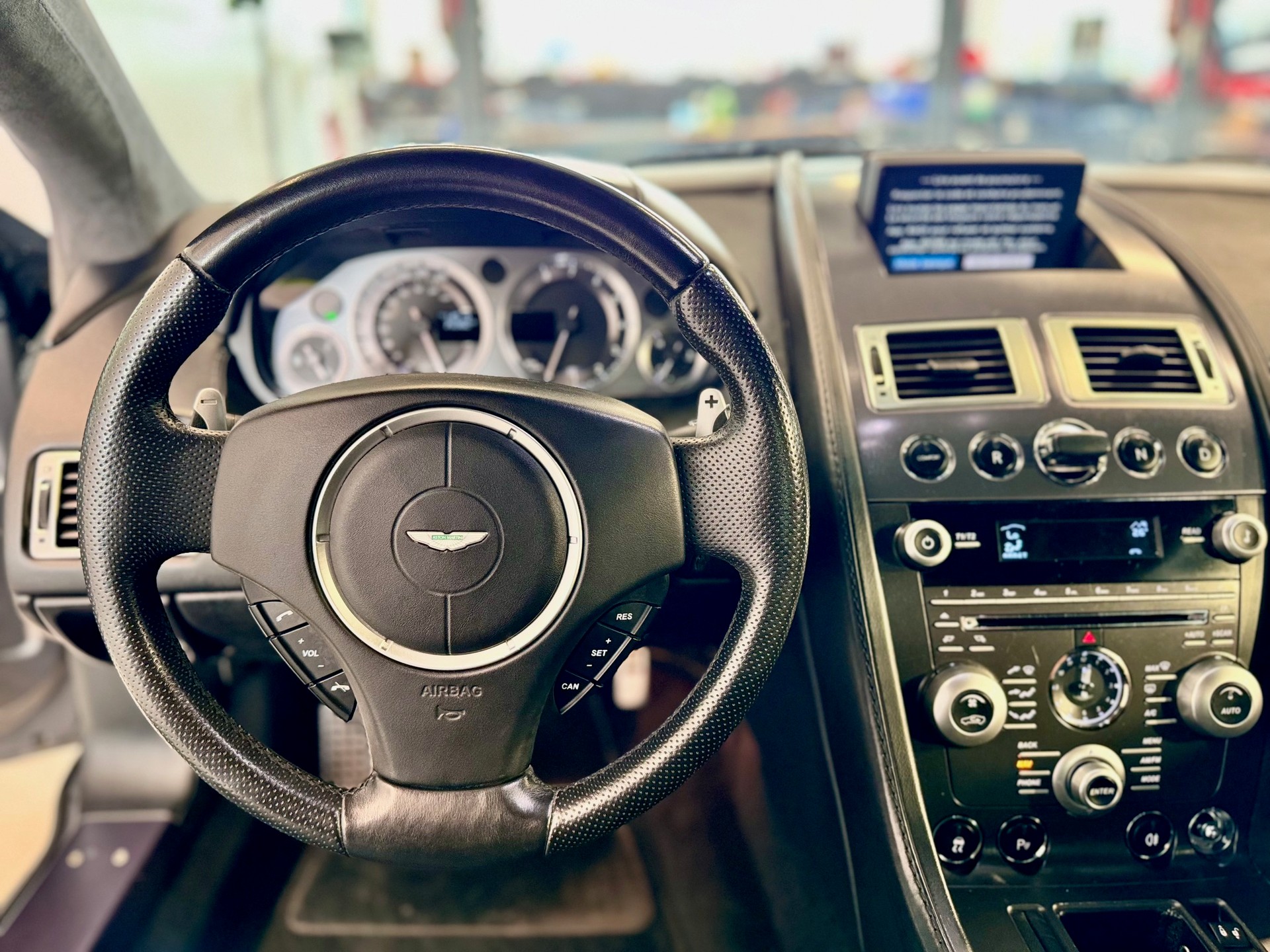 ASTON MARTIN V8 Vantage 4.7 Sportshift-image-10
