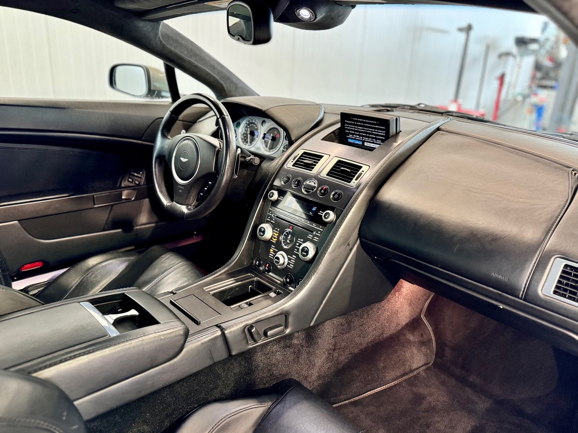 ASTON MARTIN V8 Vantage 4.7 Sportshift-image-8