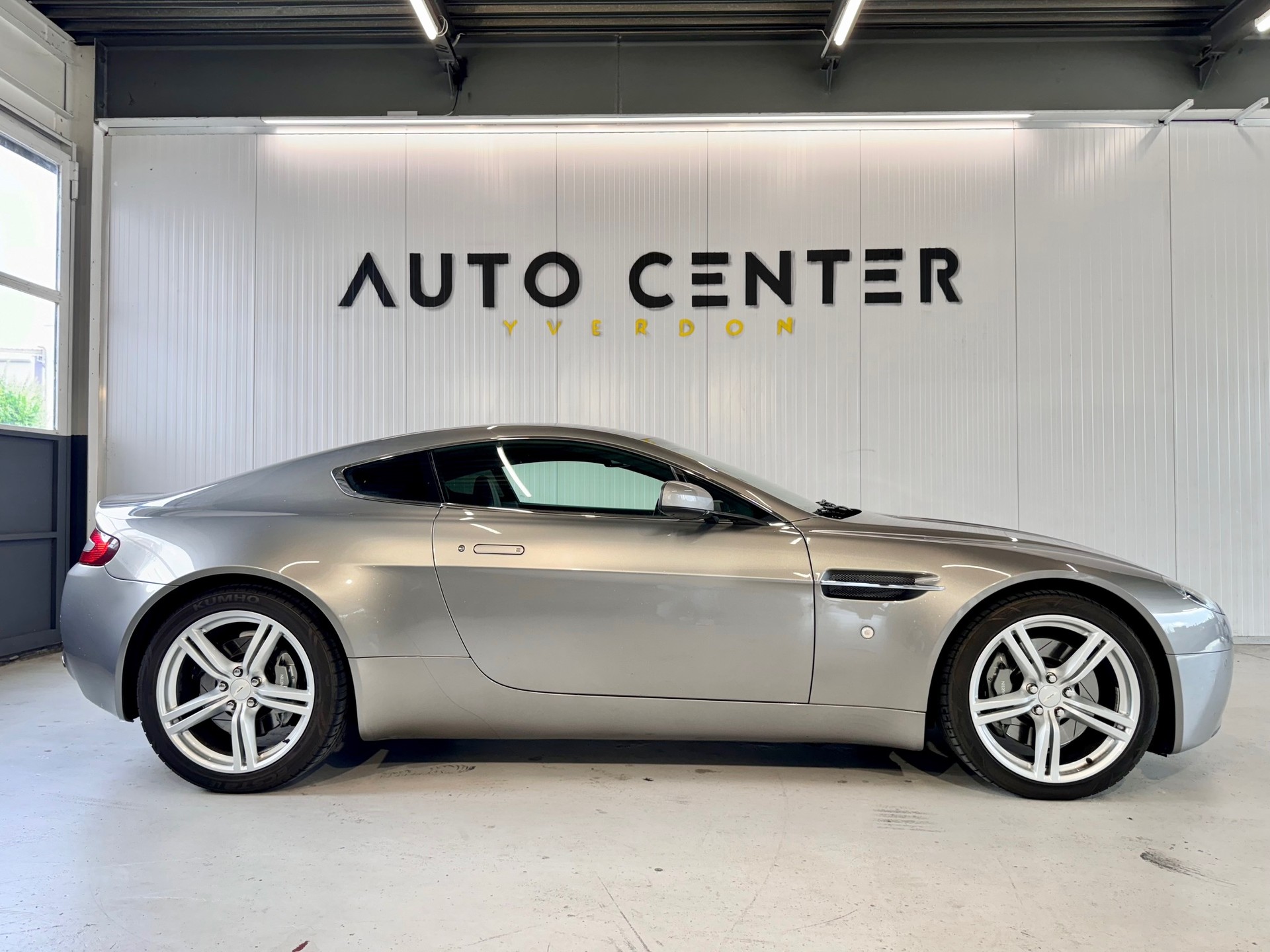 ASTON MARTIN V8 Vantage 4.7 Sportshift-image-0