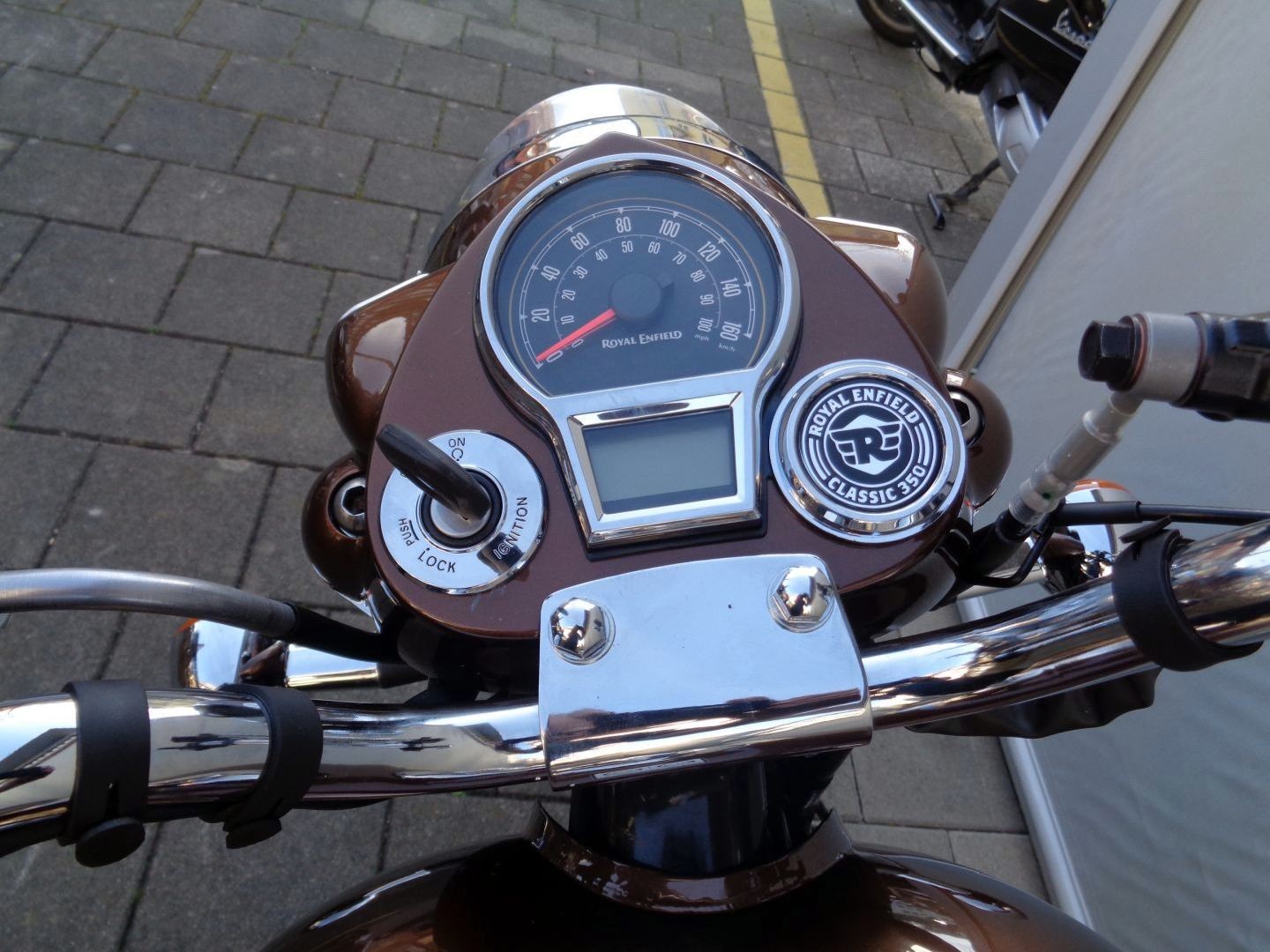 ROYAL ENFIELD CLASSIC 350 E5-image-7
