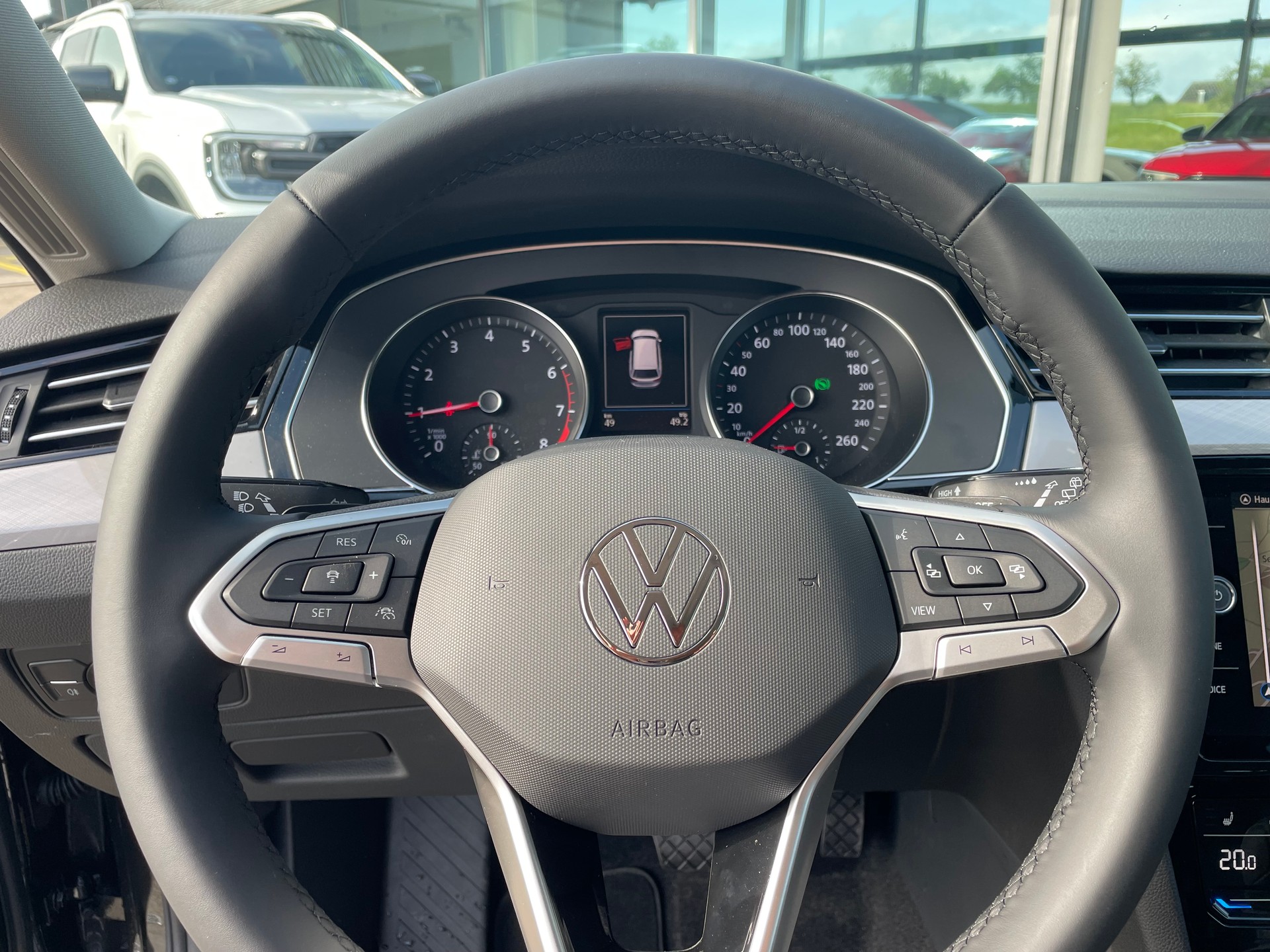 VW Passat 1.5 TSI Business-image-14