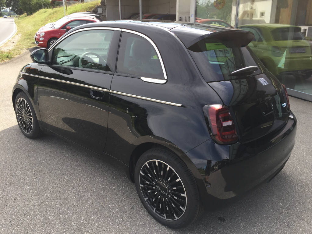 FIAT 500 BEV La Prima by Bocelli Top-showroom-element-2