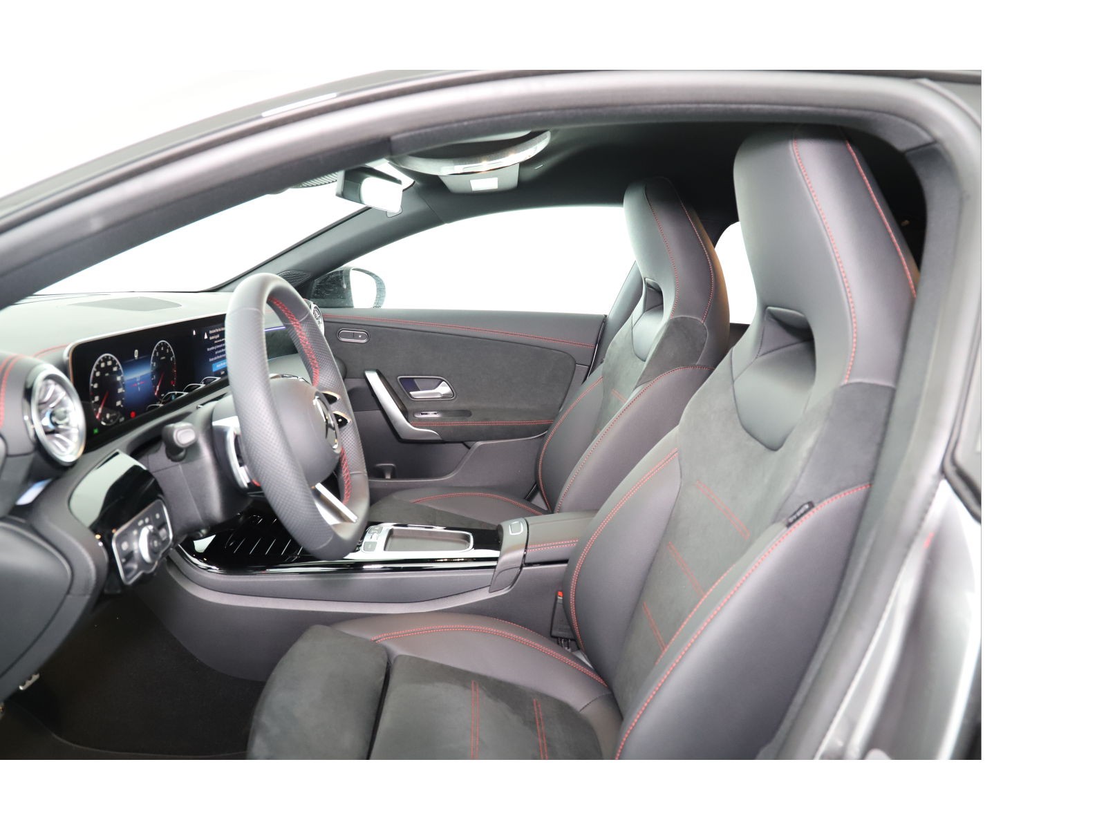 MERCEDES-BENZ CLA 220 4Matic 8G-DCT-image-9