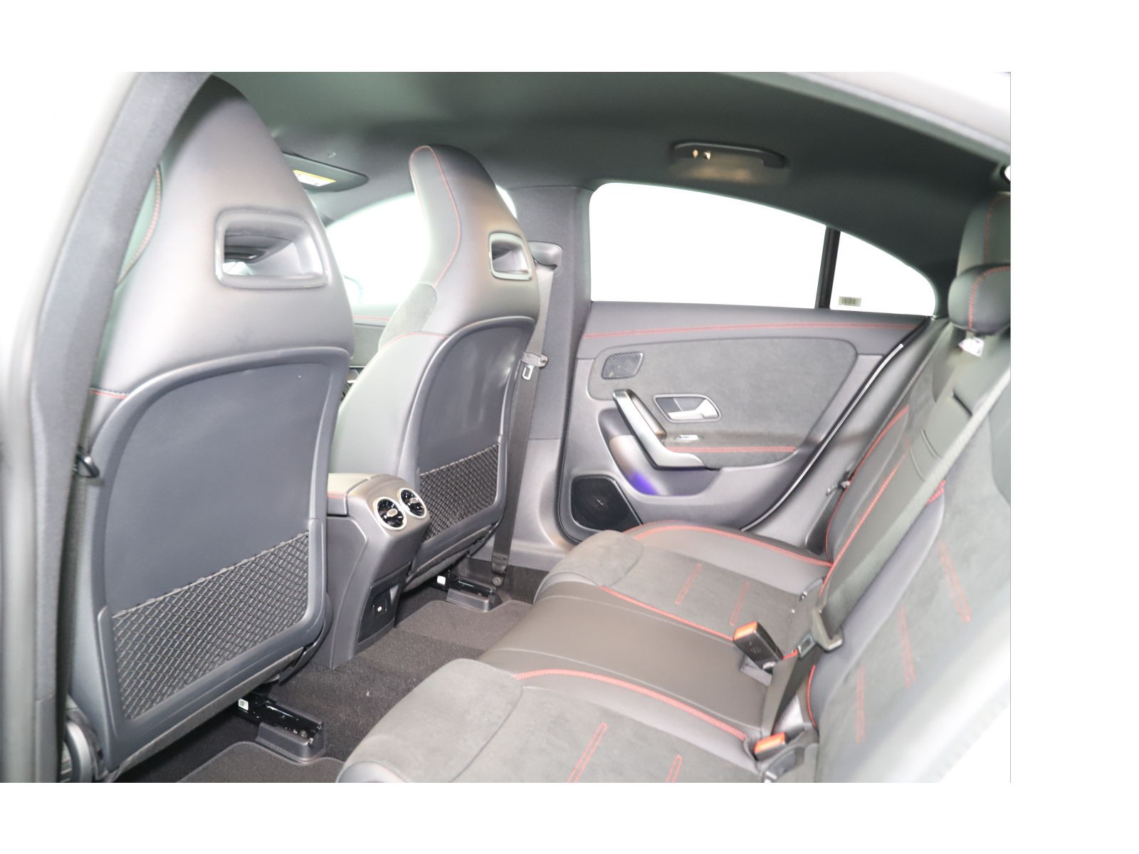 MERCEDES-BENZ CLA 220 4Matic 8G-DCT-image-10