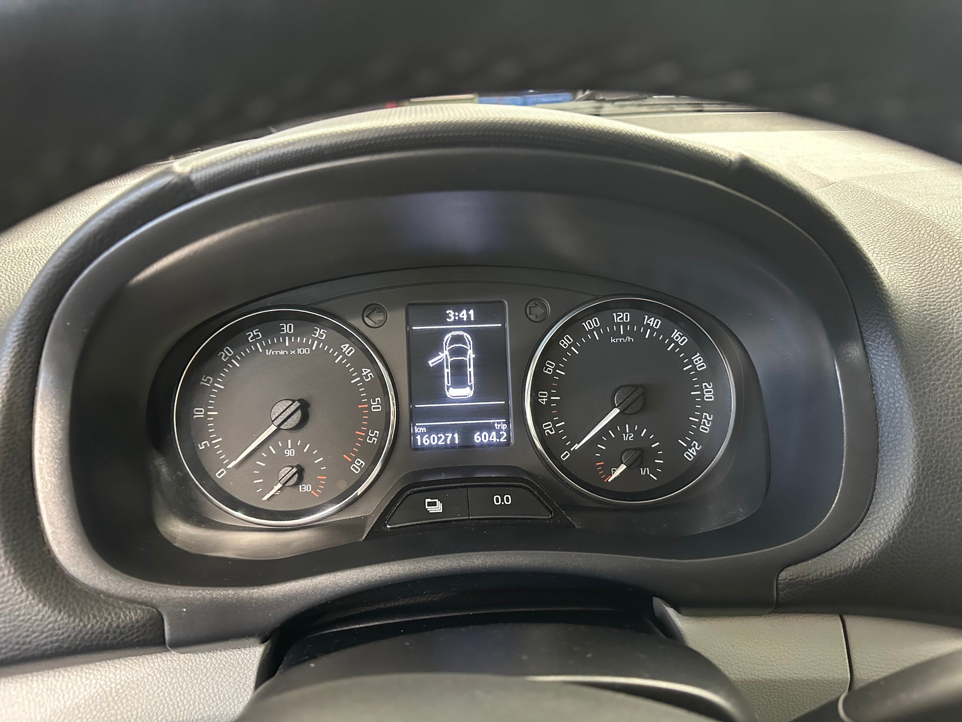 SKODA Fabia 1.2 TDI Greenline-image-8