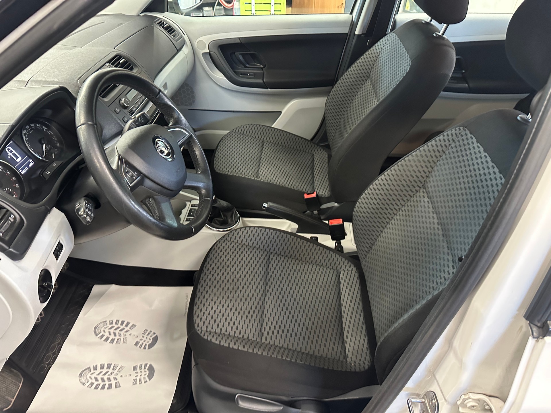 SKODA Fabia 1.2 TDI Greenline-image-7