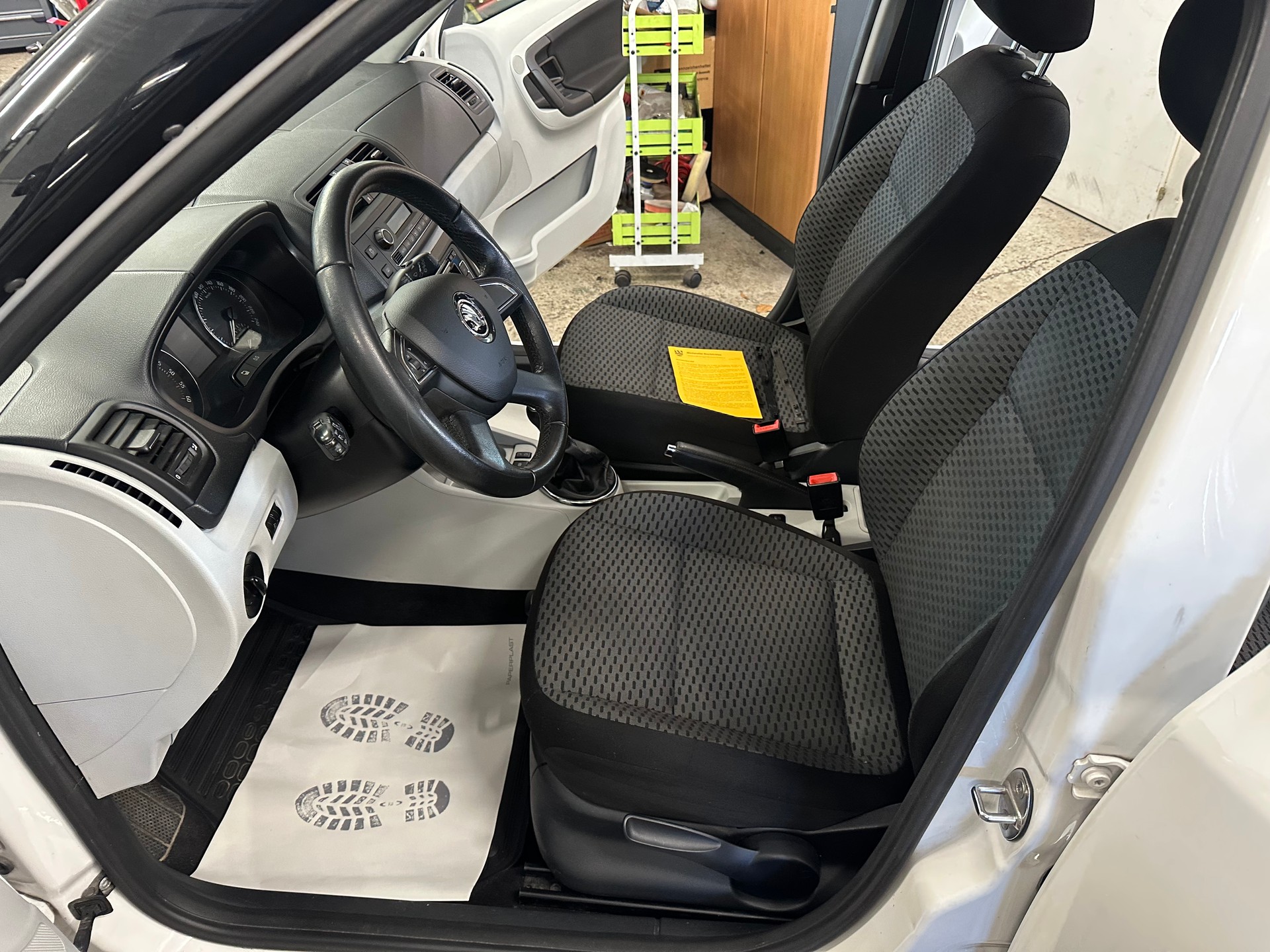 SKODA Fabia 1.2 TDI Greenline-image-13