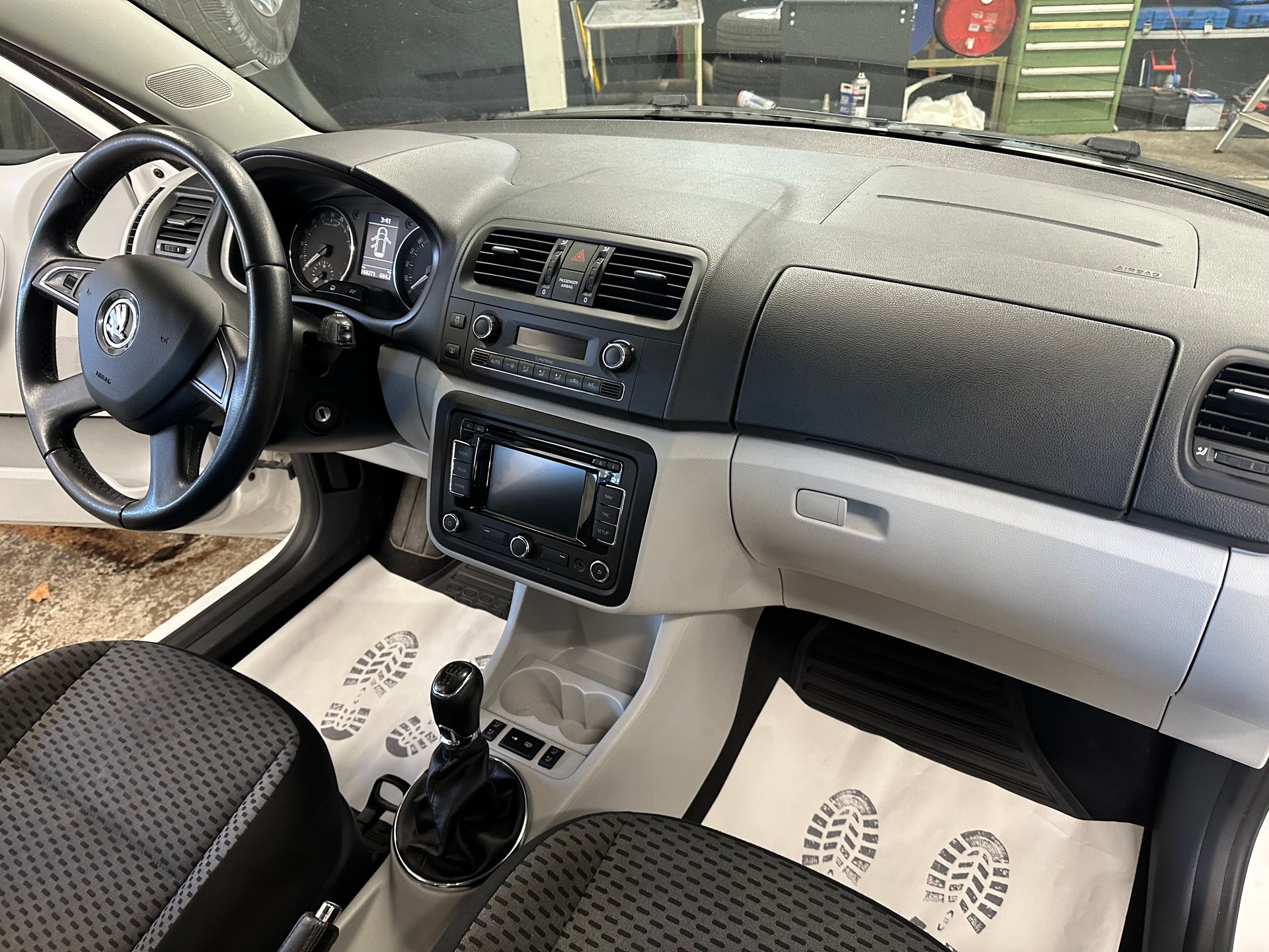 SKODA Fabia 1.2 TDI Greenline-image-10