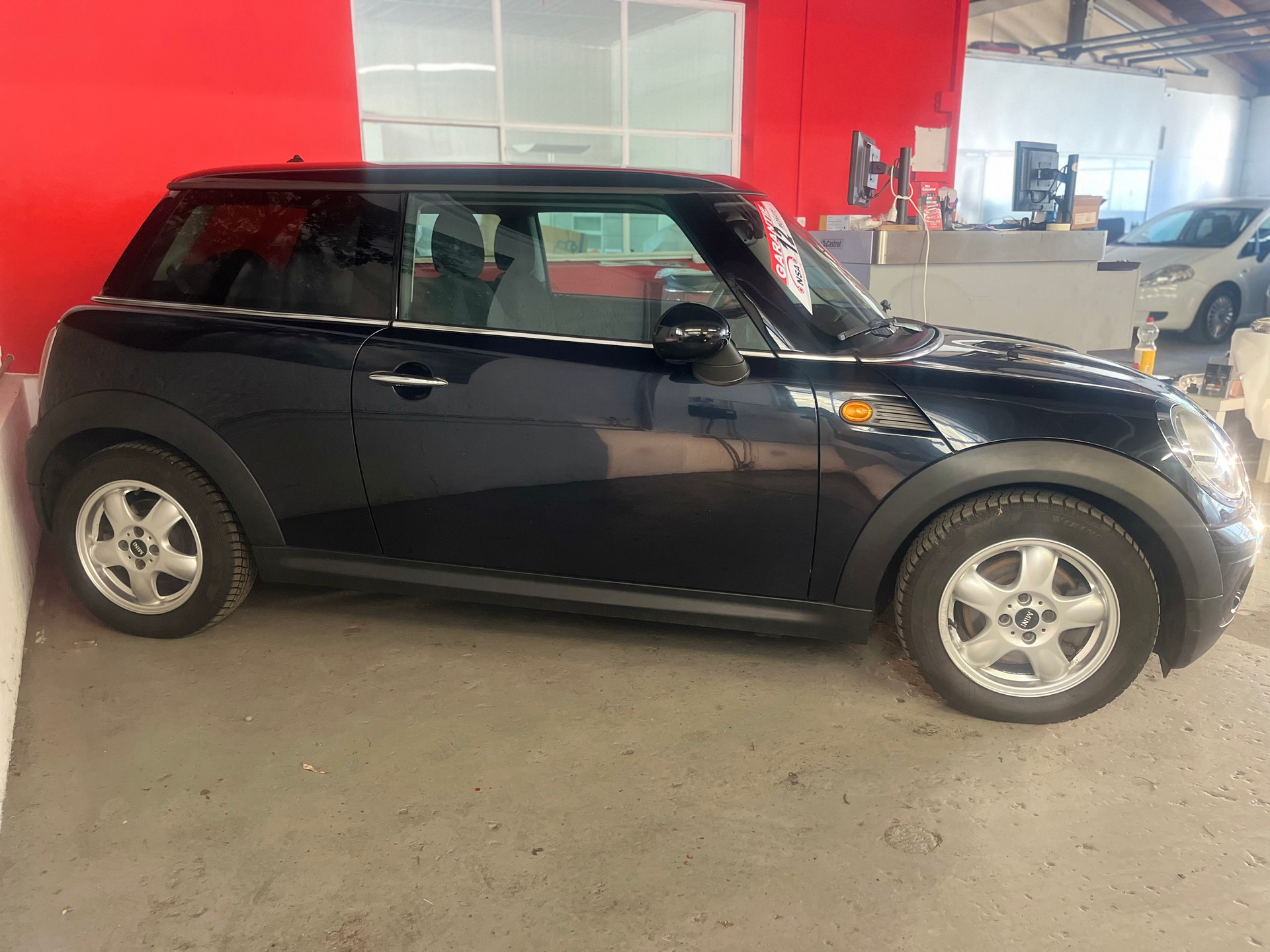 MINI One-image-3