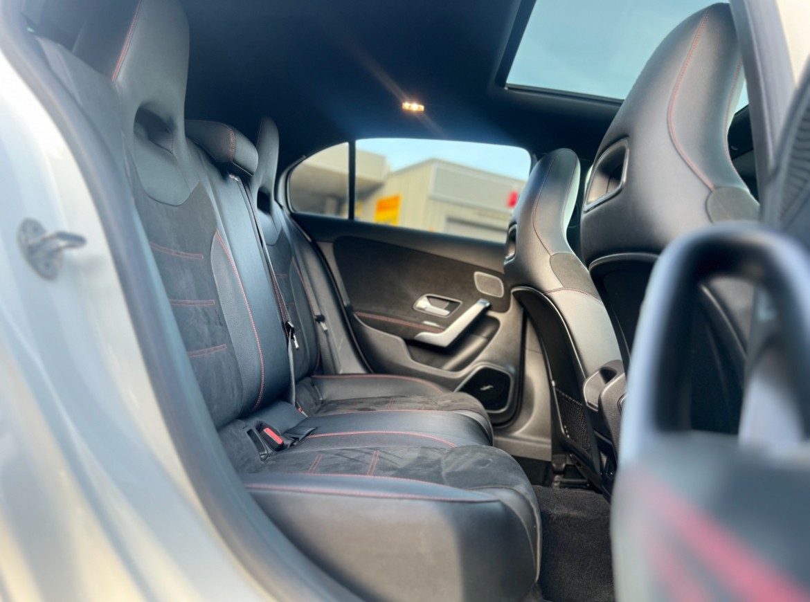 MERCEDES-BENZ A 250 4Matic AMG Line 4Matic 7G-DCT-image-14
