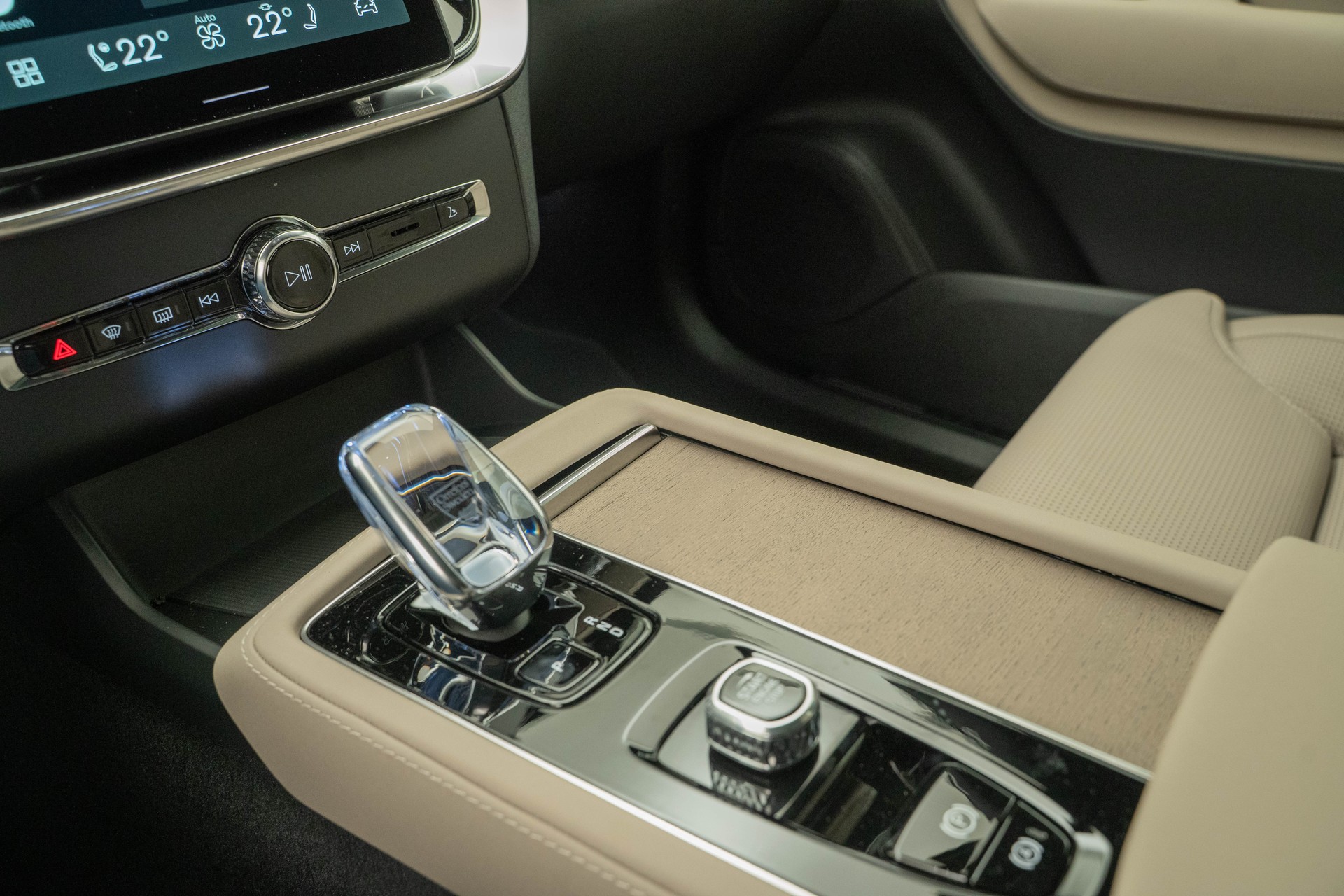 VOLVO XC90 2.0 T8 TE Ultra Bright eAWD-image-11