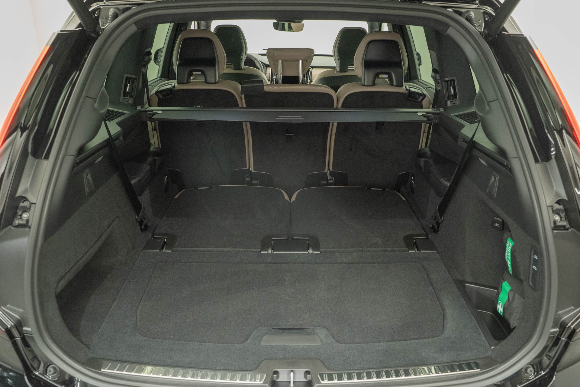 VOLVO XC90 2.0 T8 TE Ultra Bright eAWD-image-4