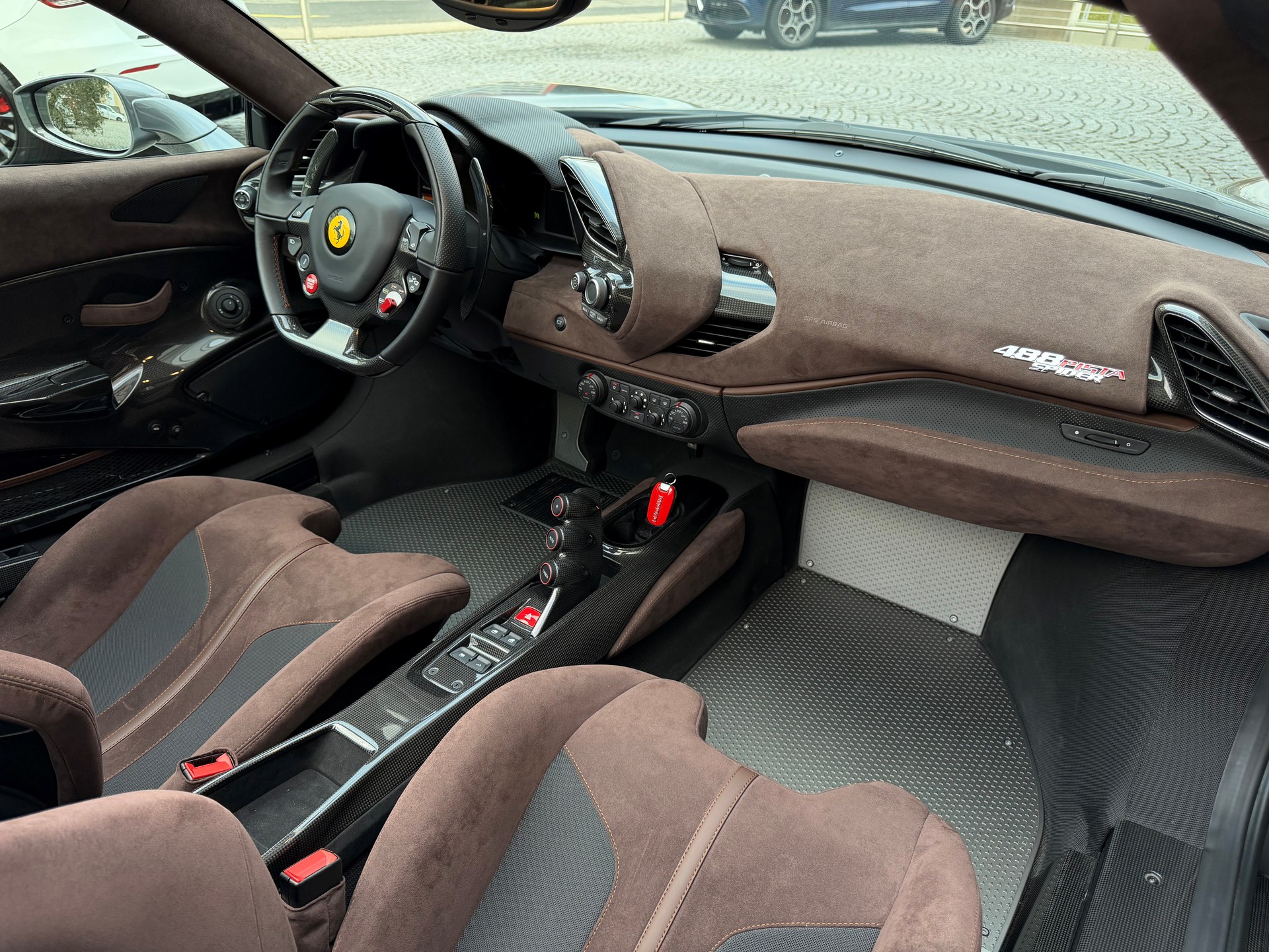 FERRARI 488 Pista Spider 3.9 V8-image-7