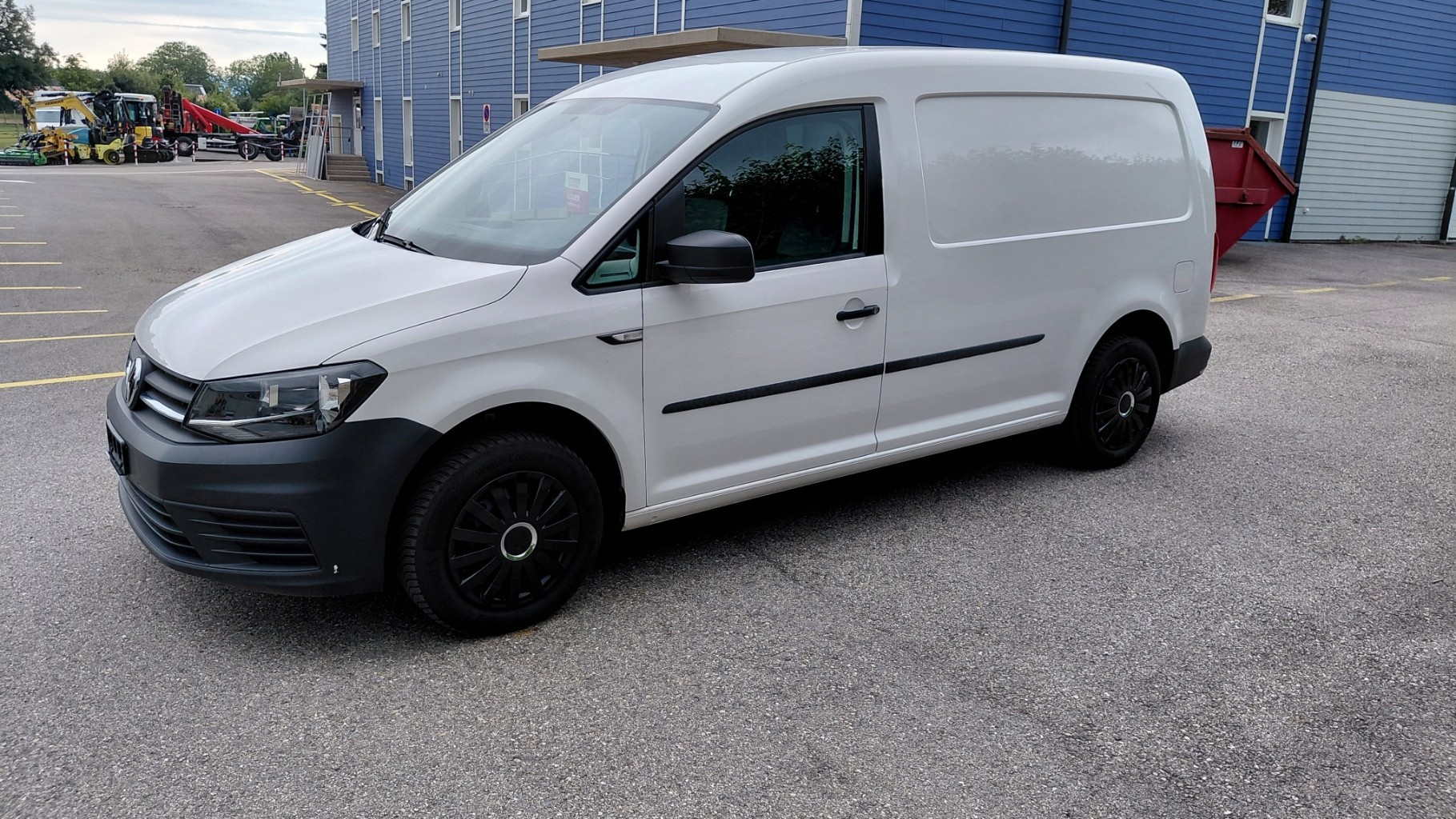 VW Caddy Maxi 2.0TDI BlueMotion Technology-image-2