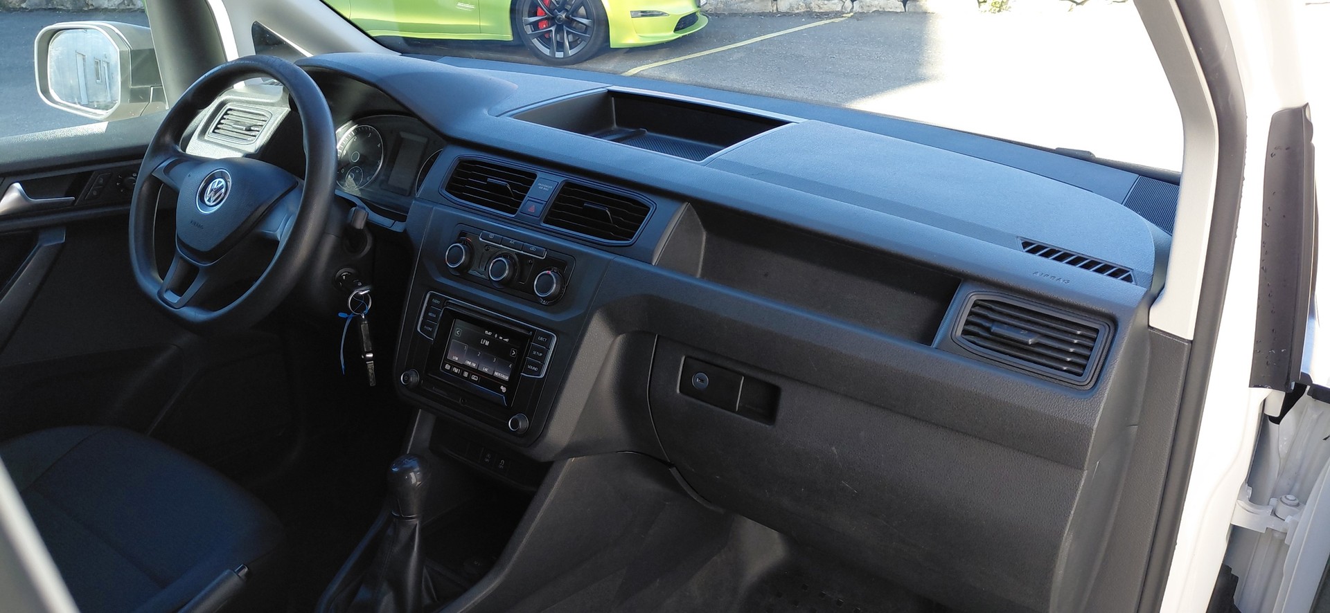 VW Caddy Maxi 2.0TDI BlueMotion Technology-image-8