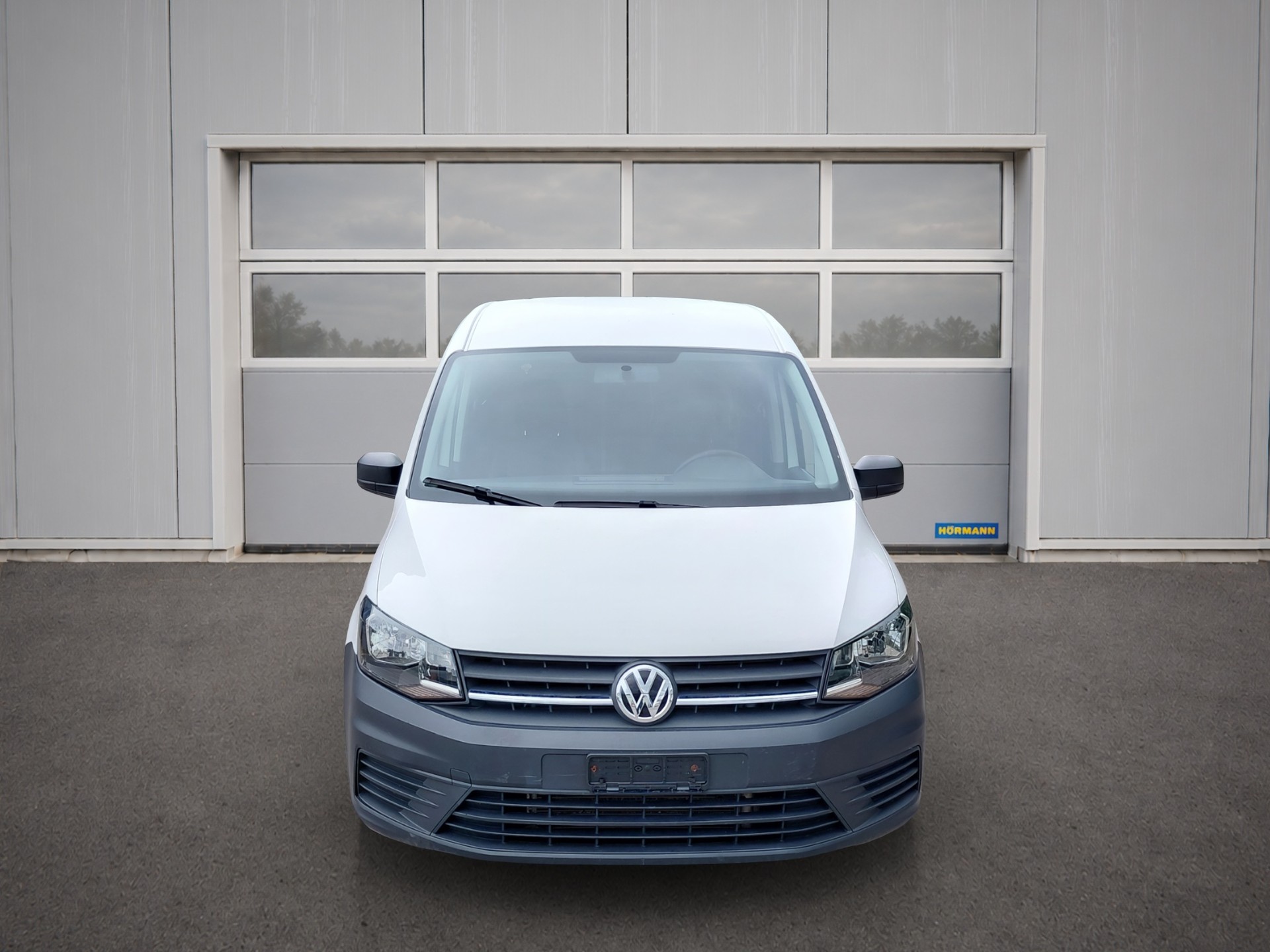 VW Caddy Maxi 2.0TDI BlueMotion Technology-image-1