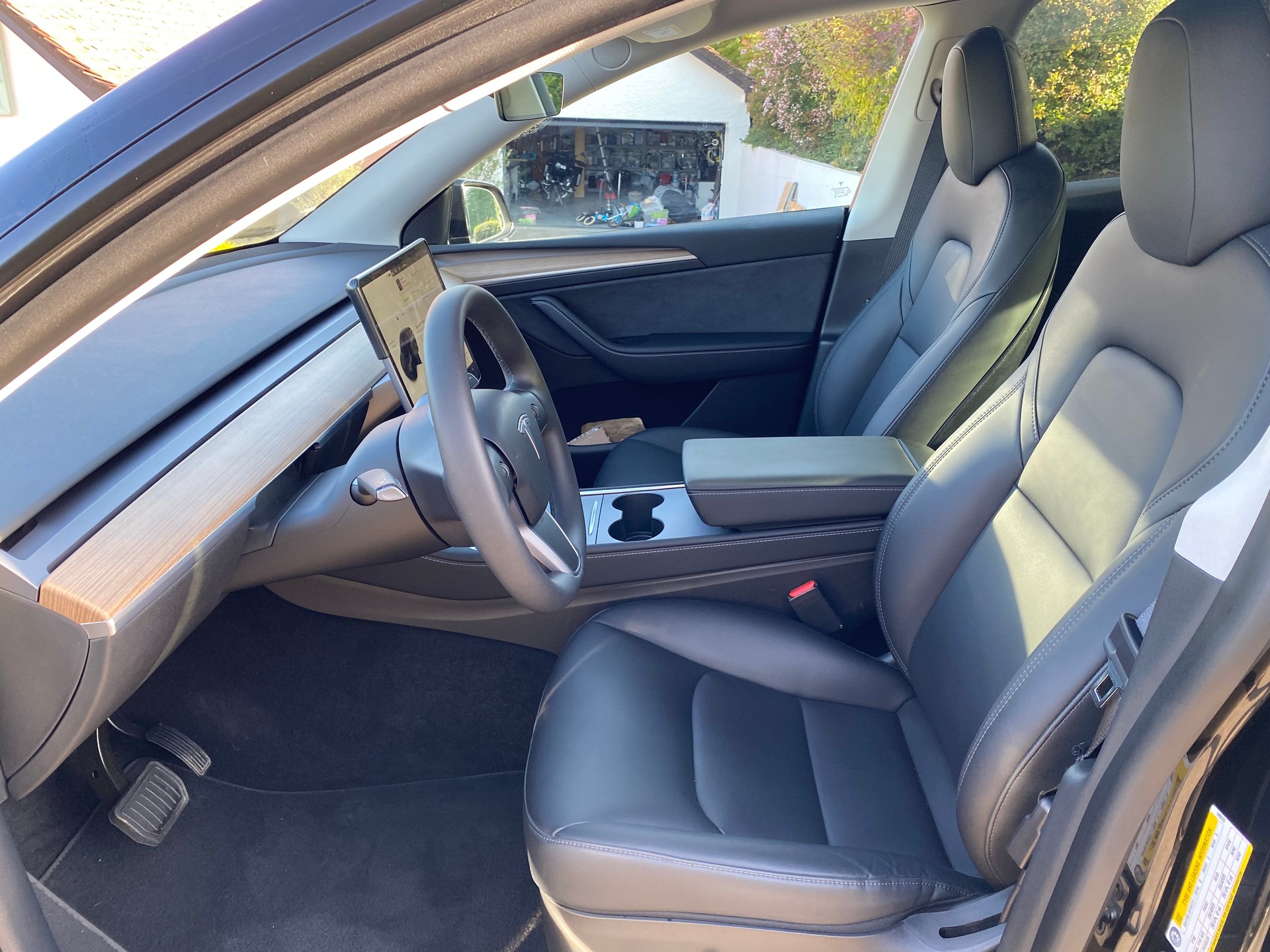 TESLA Model Y Long Range-image-3