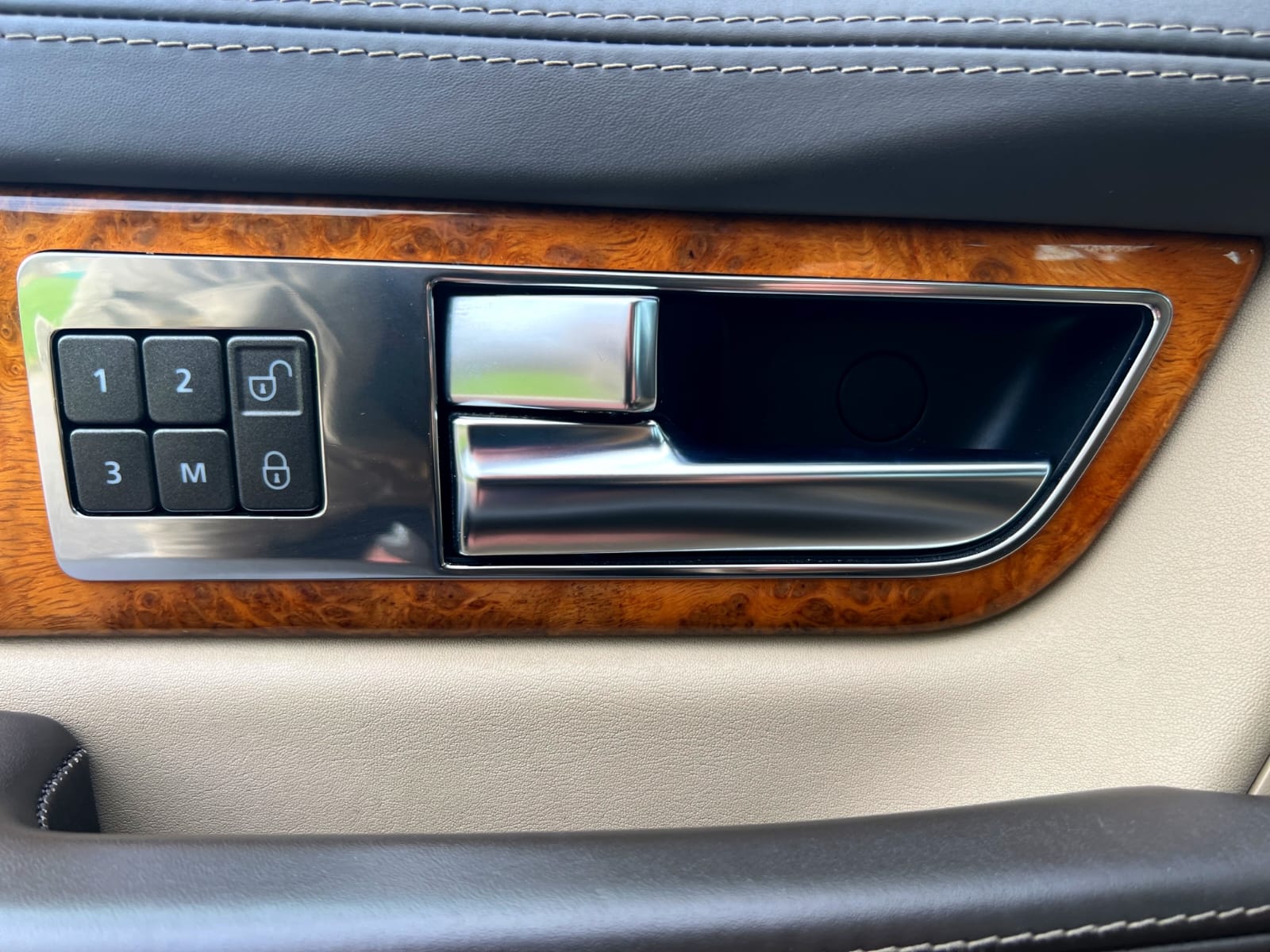 LAND ROVER Range Rover Sport 3.0 TDV6 Autobiography Automatic-image-17