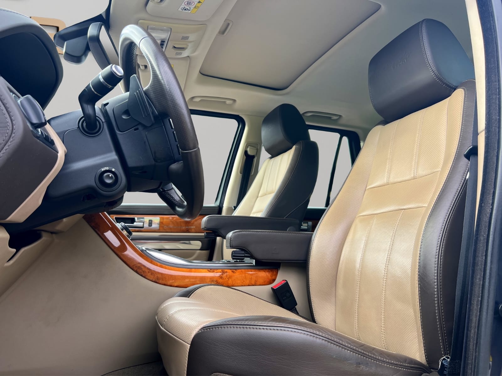 LAND ROVER Range Rover Sport 3.0 TDV6 Autobiography Automatic-image-11