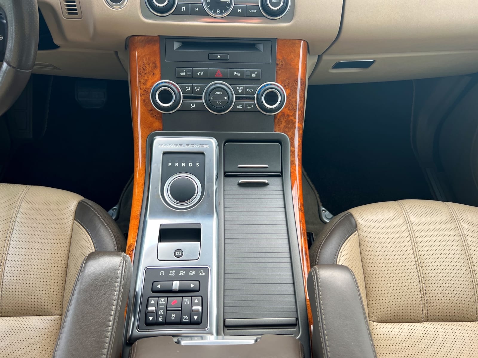 LAND ROVER Range Rover Sport 3.0 TDV6 Autobiography Automatic-image-15