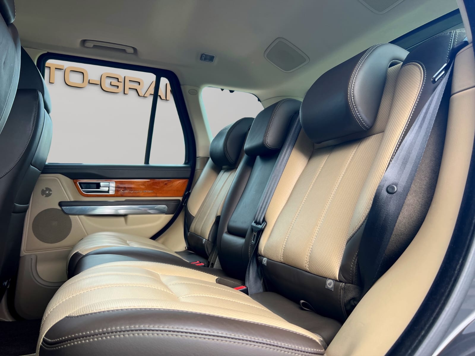 LAND ROVER Range Rover Sport 3.0 TDV6 Autobiography Automatic-image-19