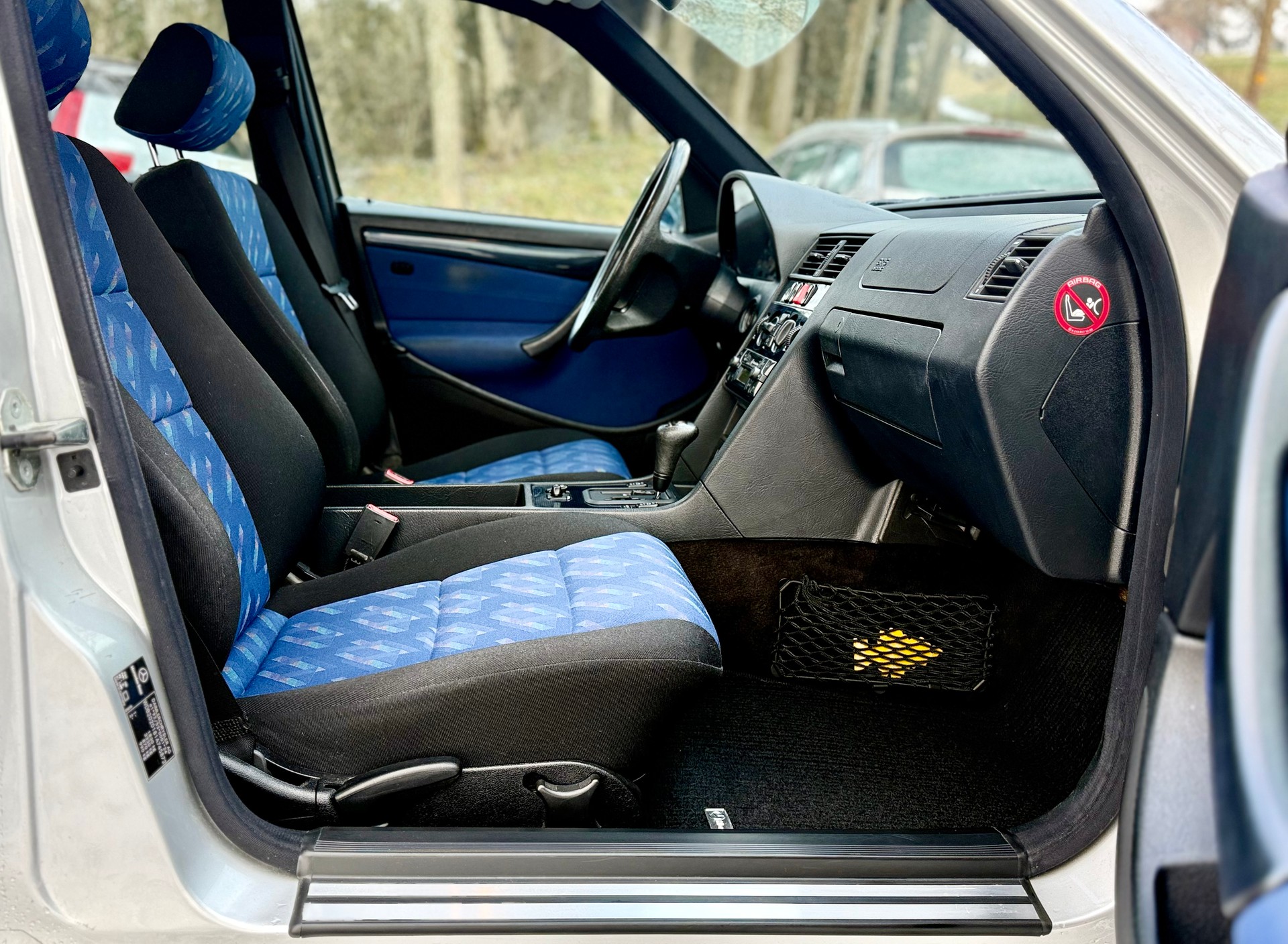 MERCEDES-BENZ C 180 Esprit-image-23