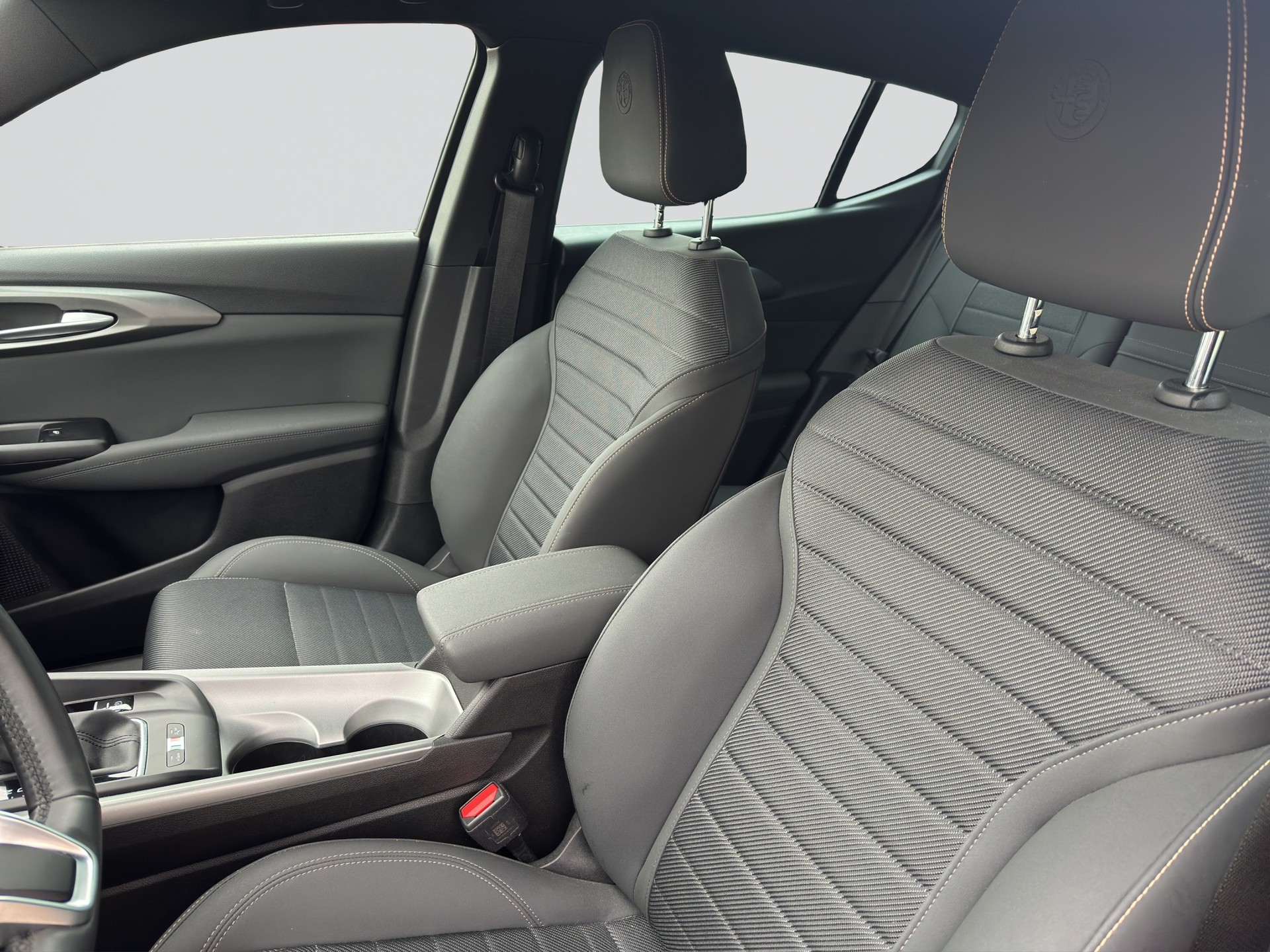 ALFA ROMEO Tonale 1.3 Plug-in-Hybrid Q4 Ti Edition-image-5