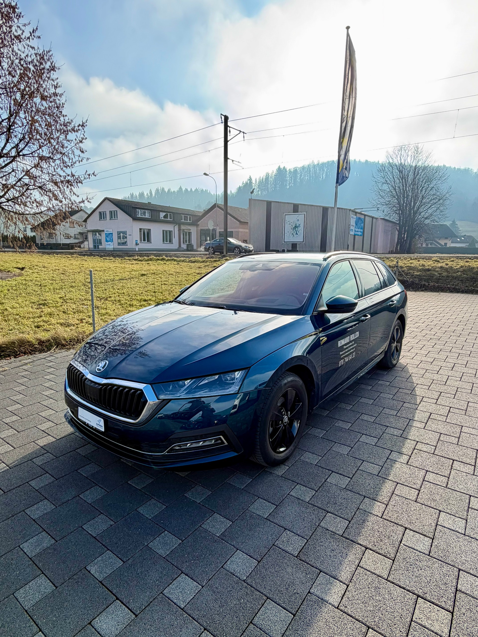 SKODA Octavia Combi 2.0 TDI DSG Style-image-0