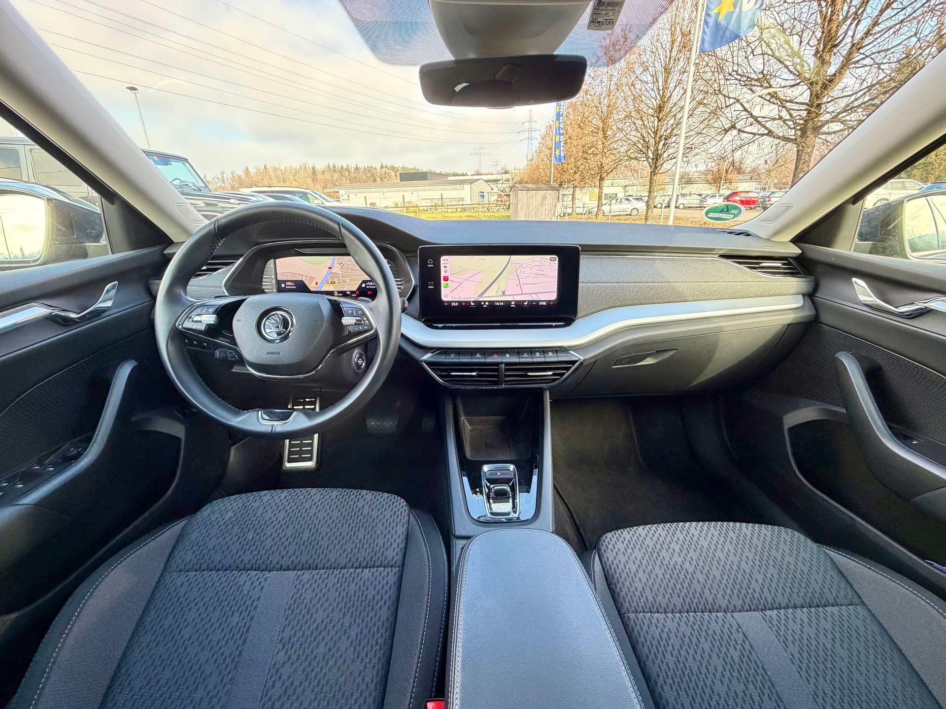 SKODA Octavia Combi 2.0 TDI DSG Style-image-9