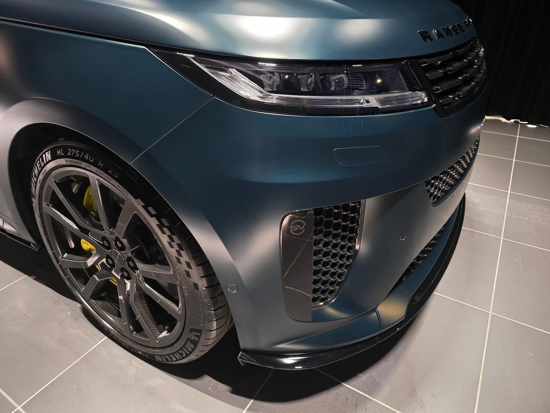 LAND ROVER Range Rover Sport 4.4 V8 SV-image-2