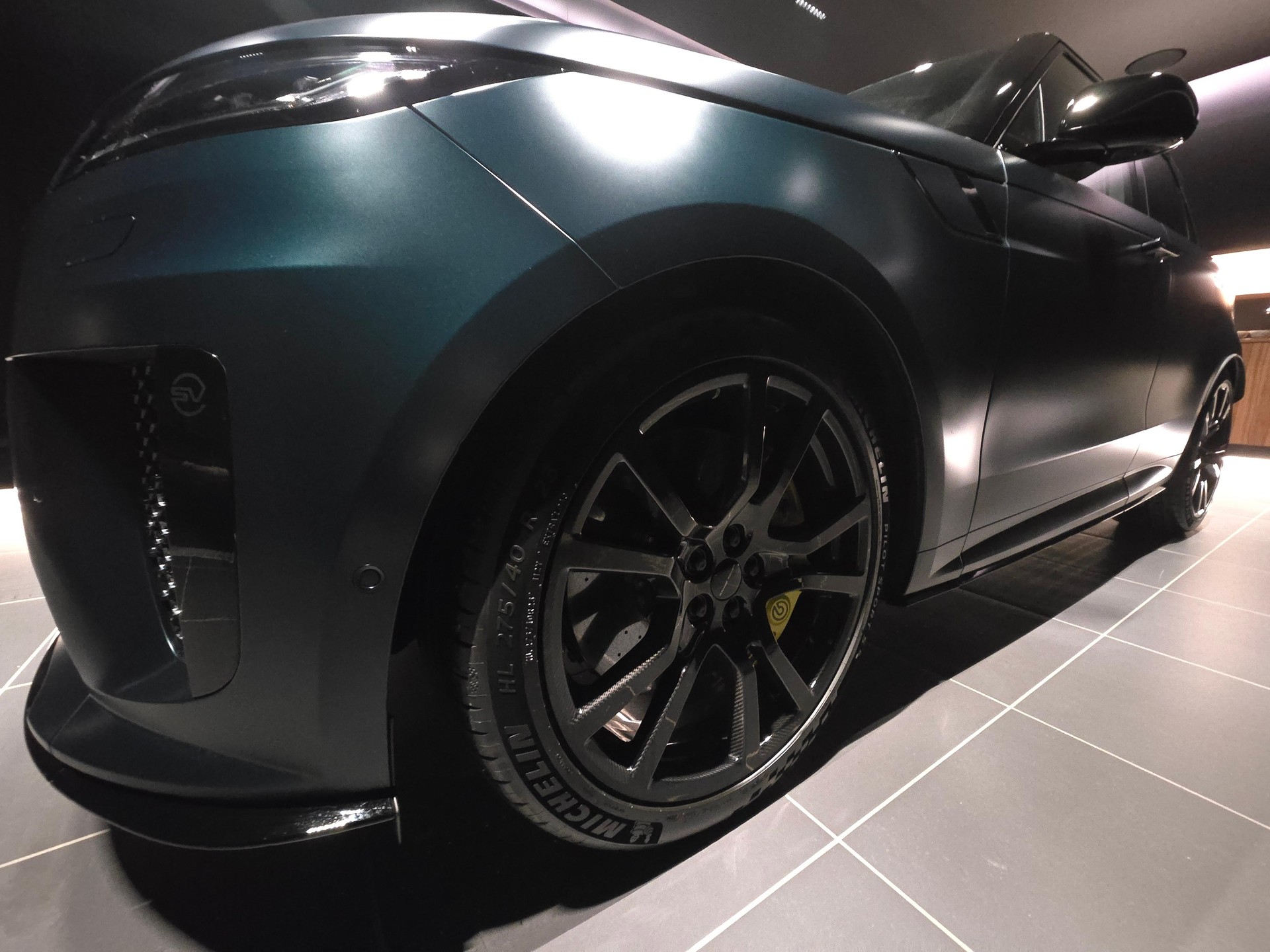 LAND ROVER Range Rover Sport 4.4 V8 SV-image-1