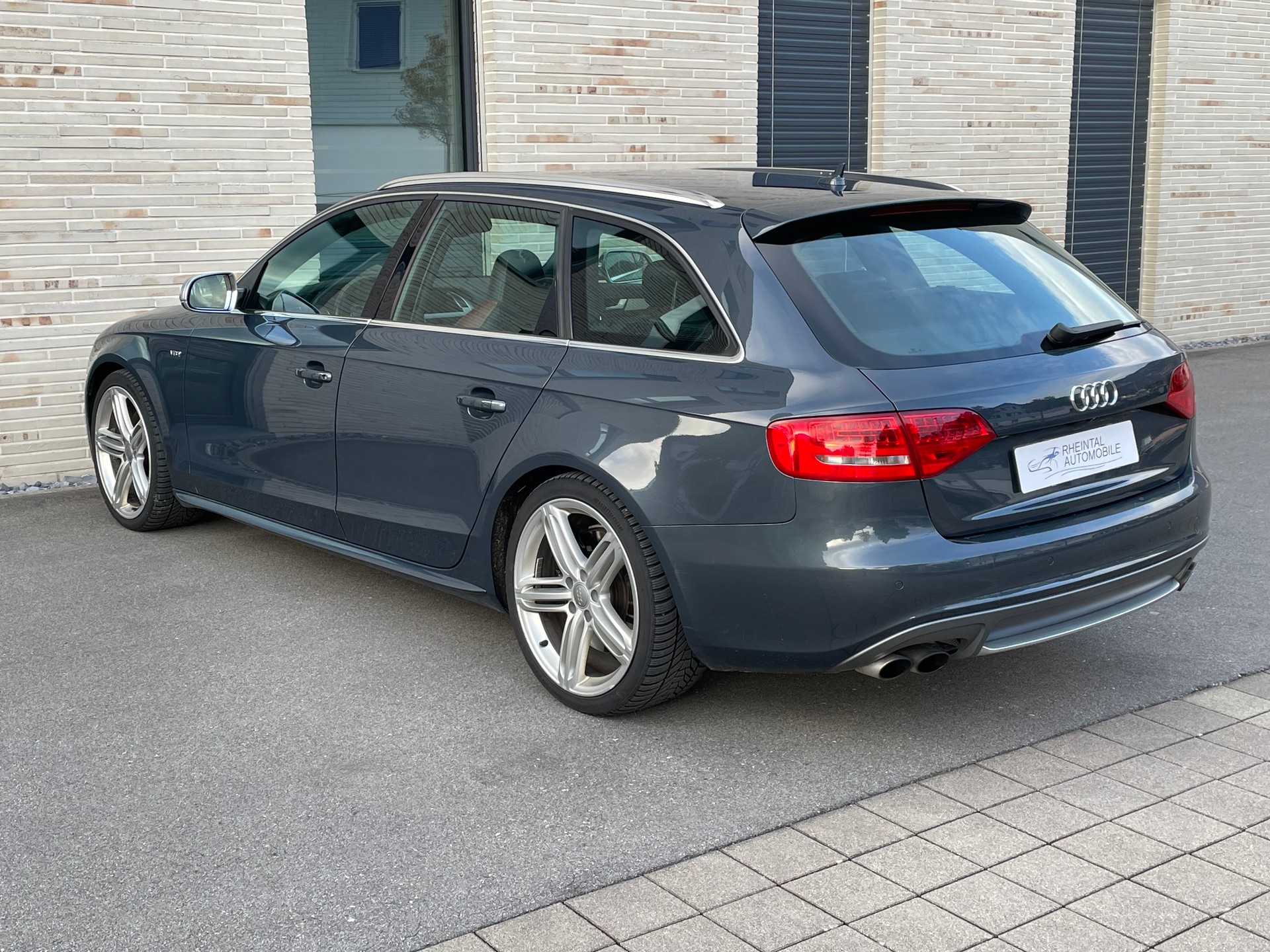 AUDI Audi S4 Avant 3.0 TFSI quattro-image-11