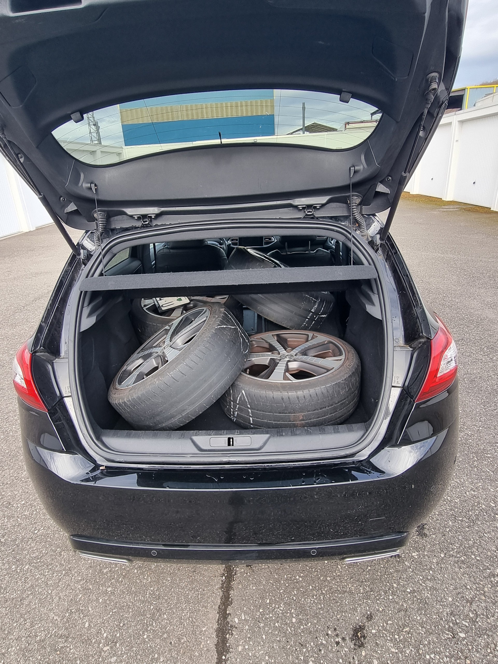 PEUGEOT 308 1.6 e-THP GT-image-8