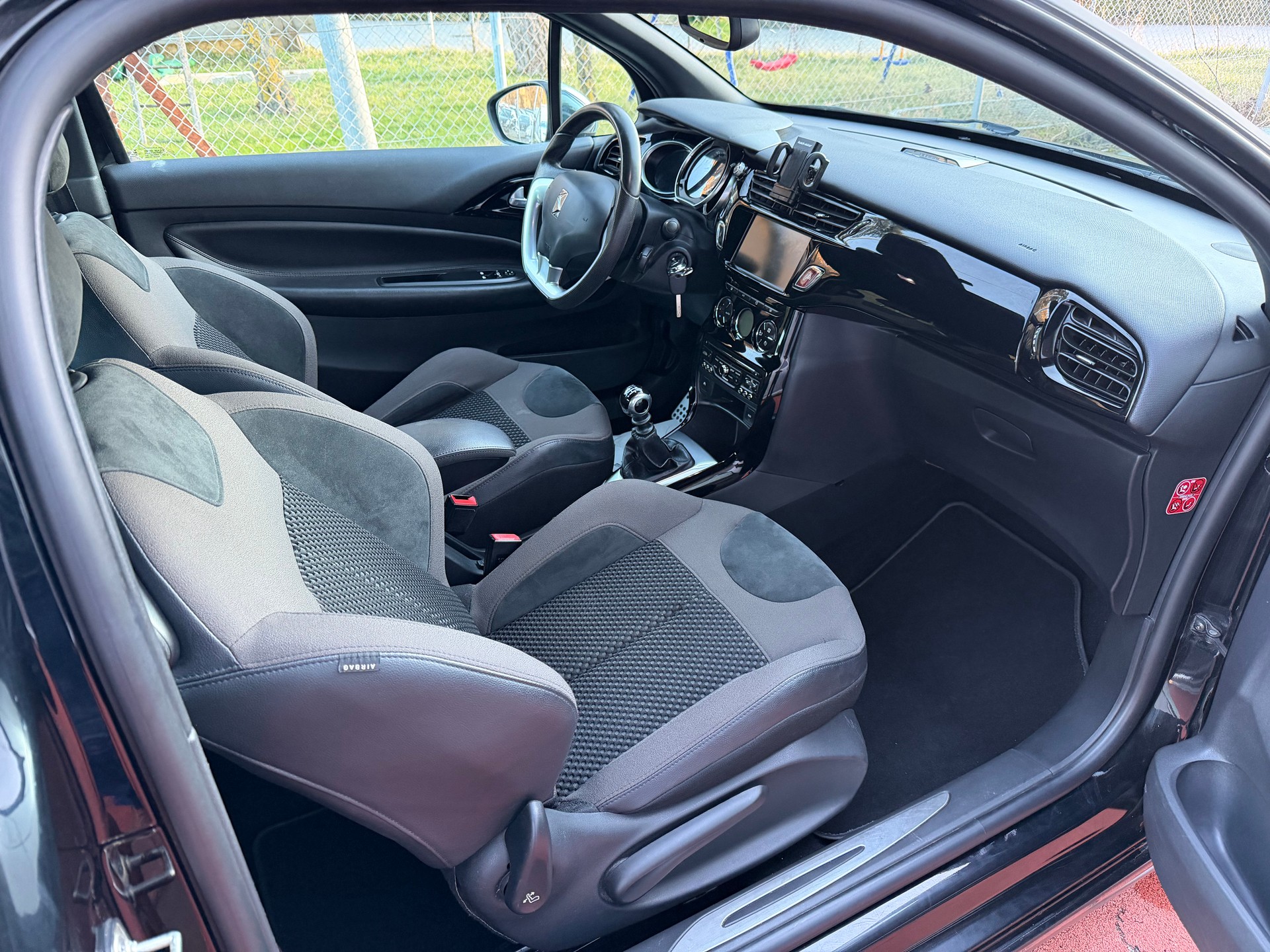 DS AUTOMOBILES DS3 Cabrio 1.6 THP SO Irresistible-image-8