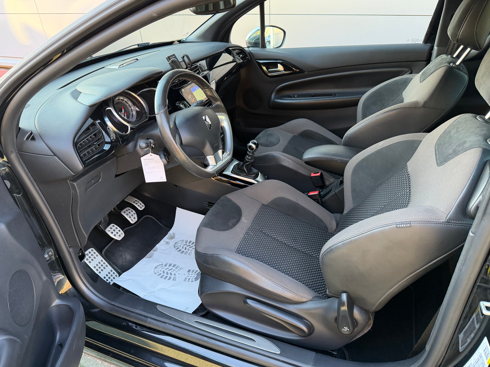 DS AUTOMOBILES DS3 Cabrio 1.6 THP SO Irresistible-image-7