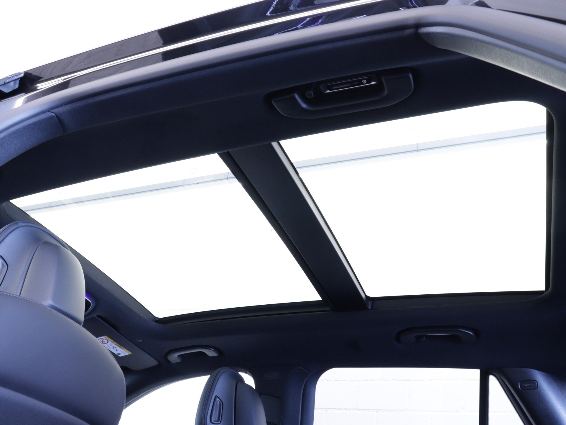 MERCEDES-BENZ GLC 300 d AMG Line 4matic-image-13