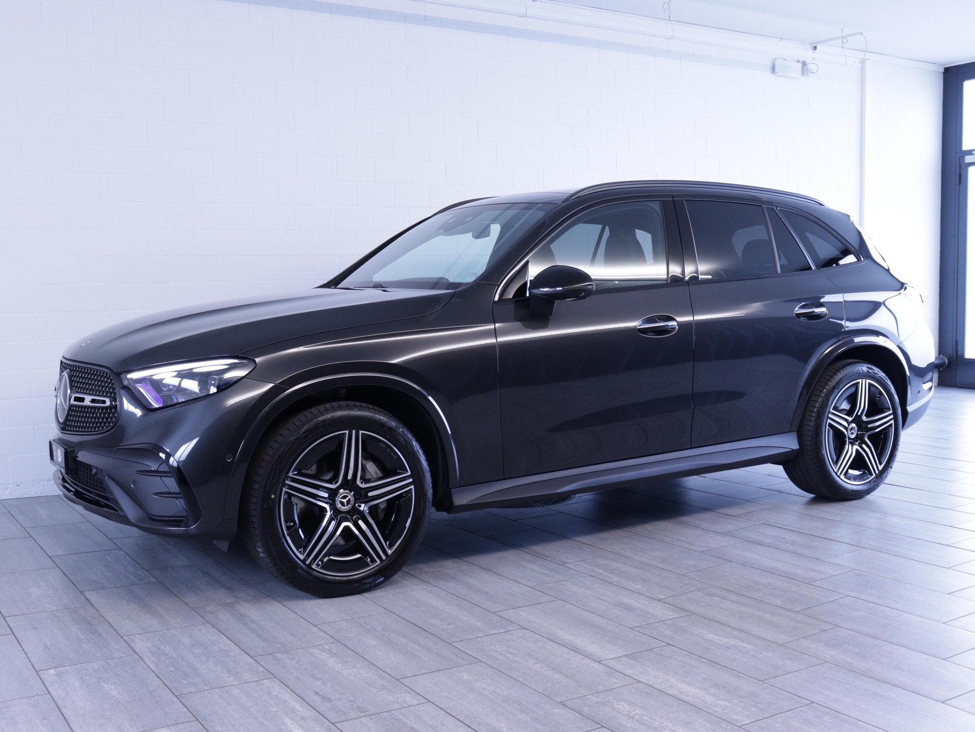 MERCEDES-BENZ GLC 300 d AMG Line 4matic-image-1
