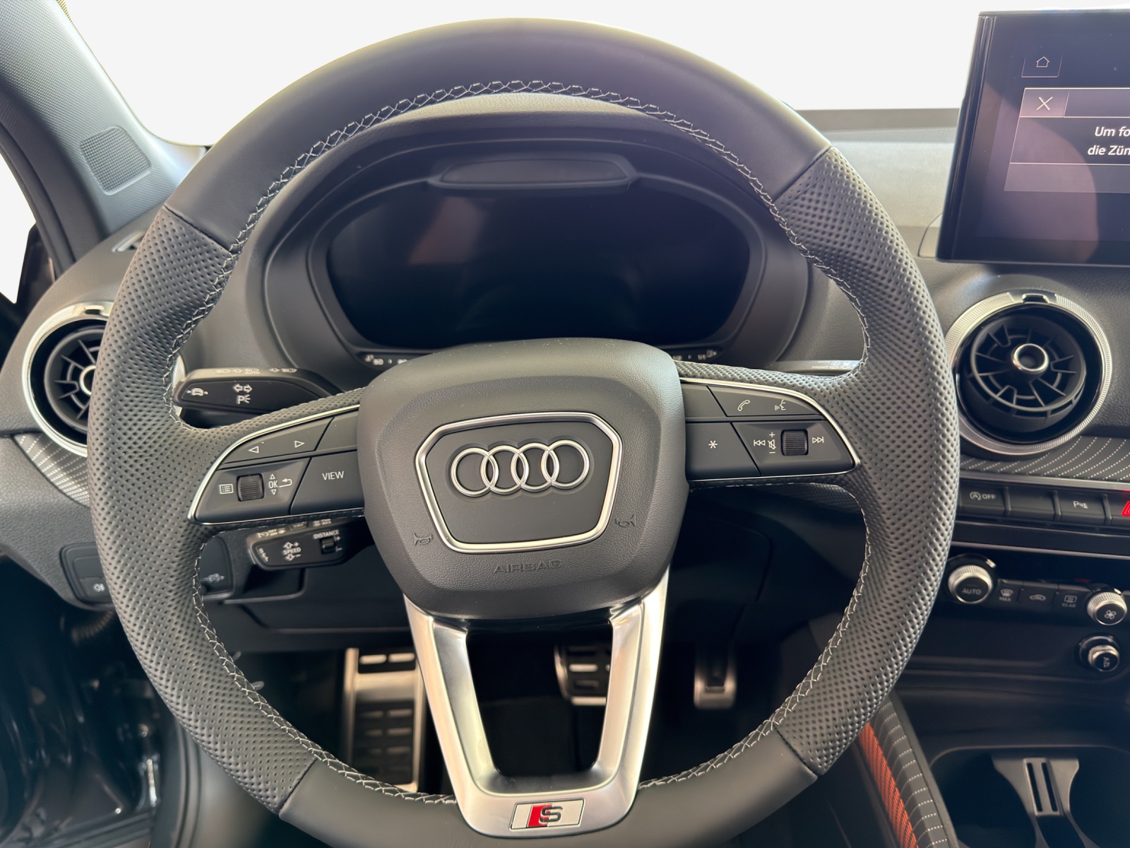 AUDI Q2 35 TFSI advanced S-tronic-image-9