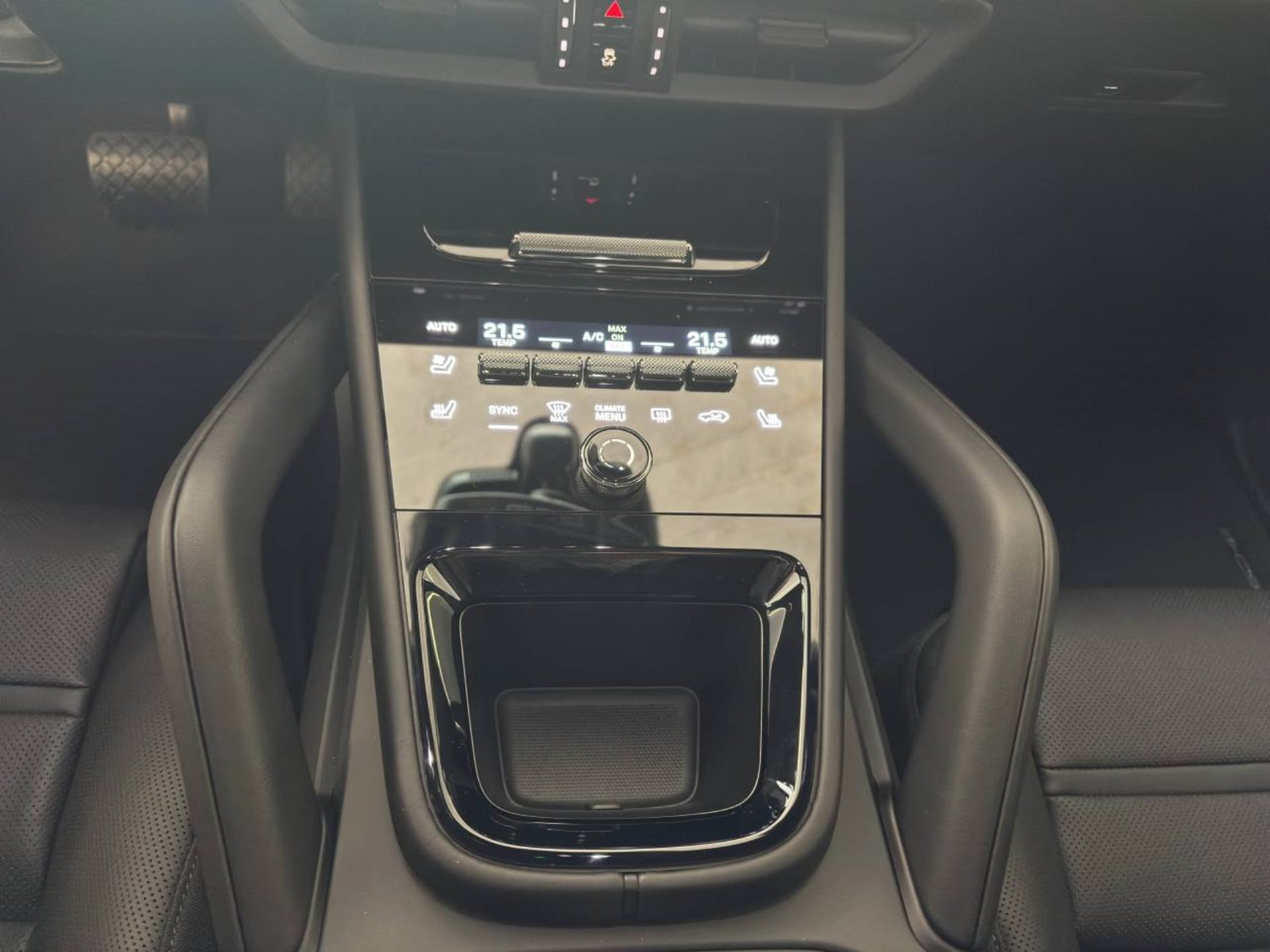 PORSCHE Cayenne E-Hybrid Coupé Black Edition-image-14