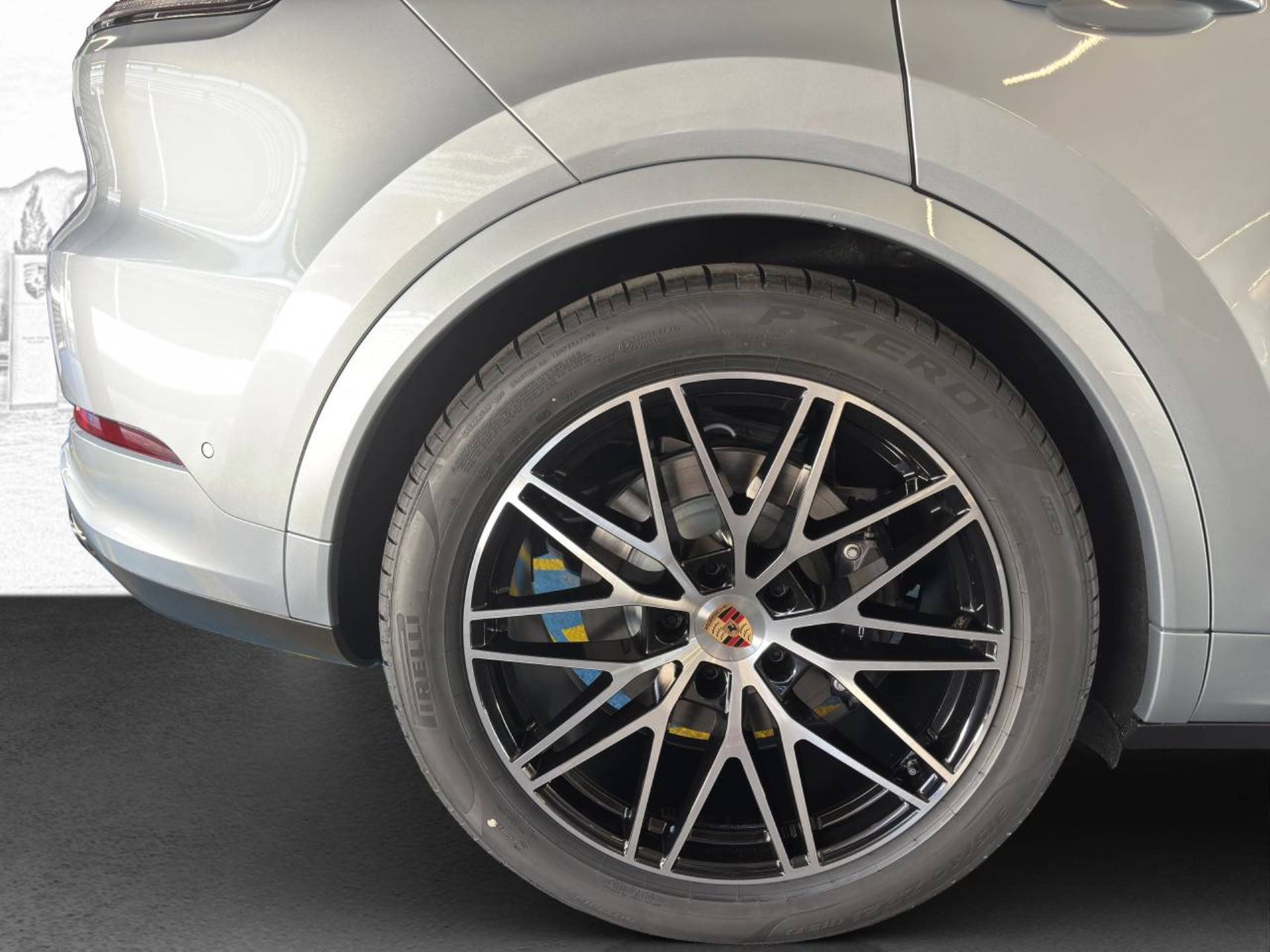 PORSCHE Cayenne E-Hybrid Coupé Black Edition-image-8