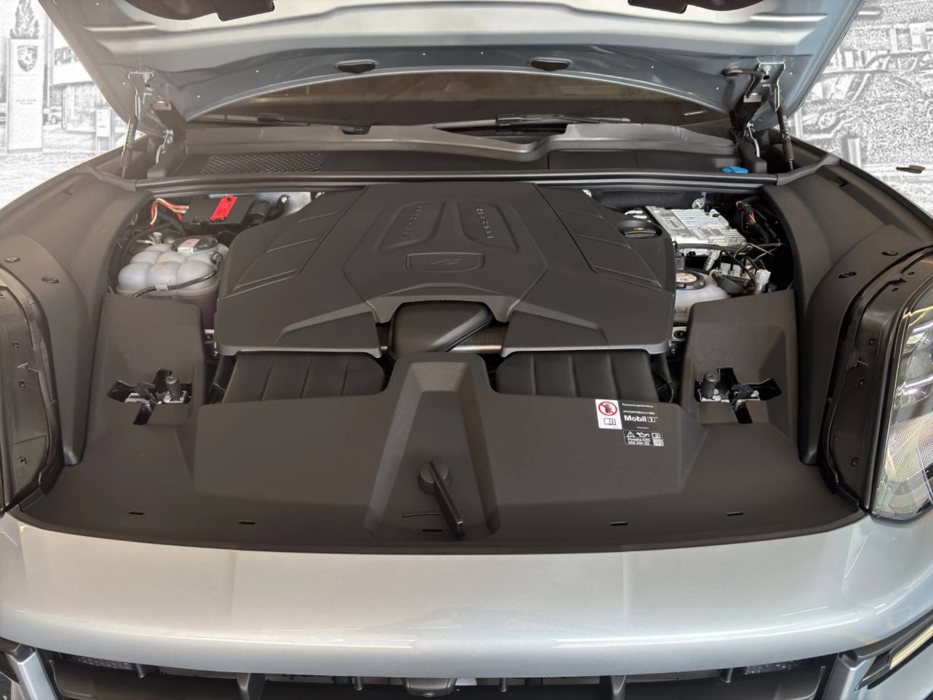 PORSCHE Cayenne E-Hybrid Coupé Black Edition-image-9