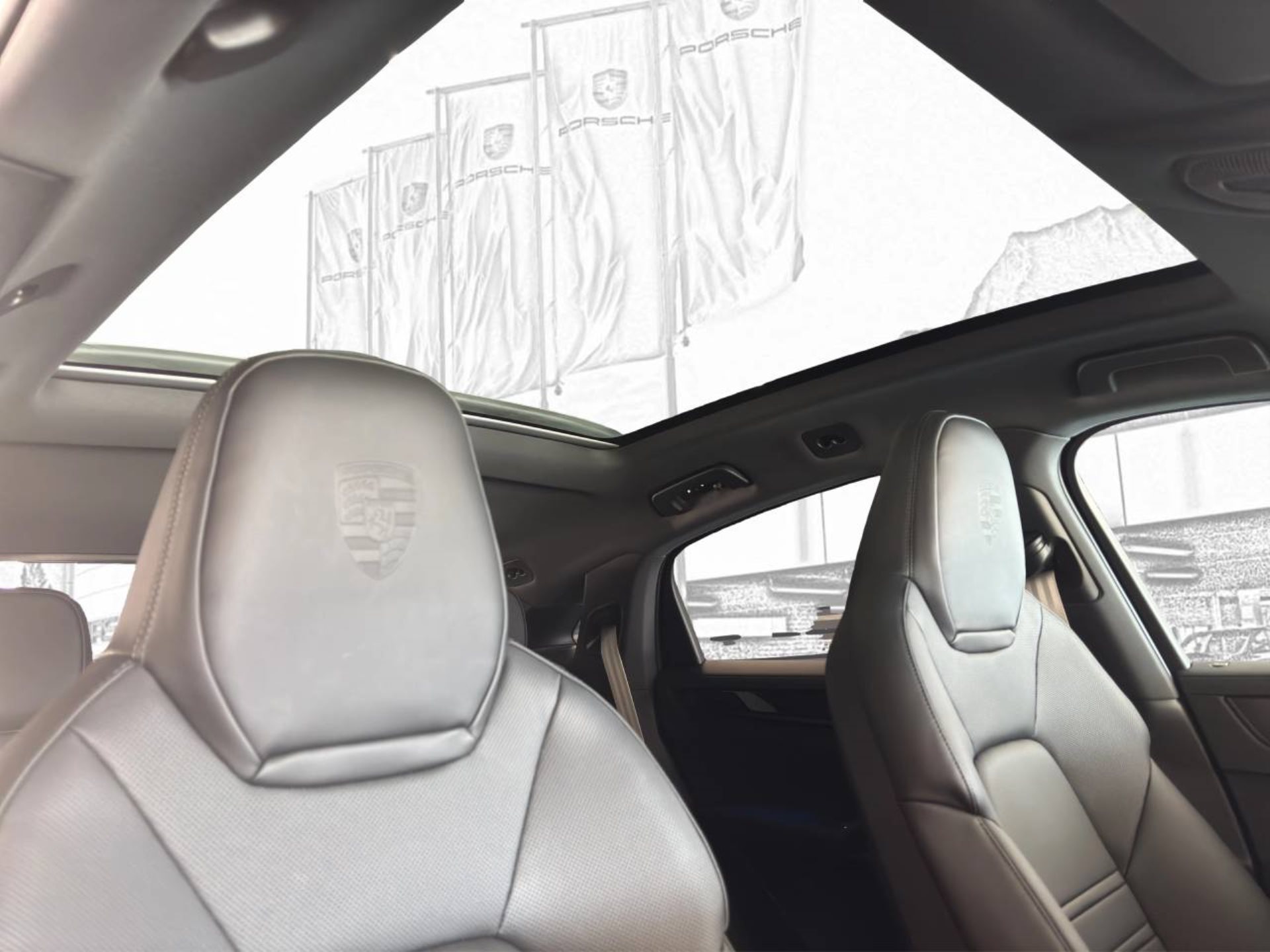 PORSCHE Cayenne E-Hybrid Coupé Black Edition-image-18