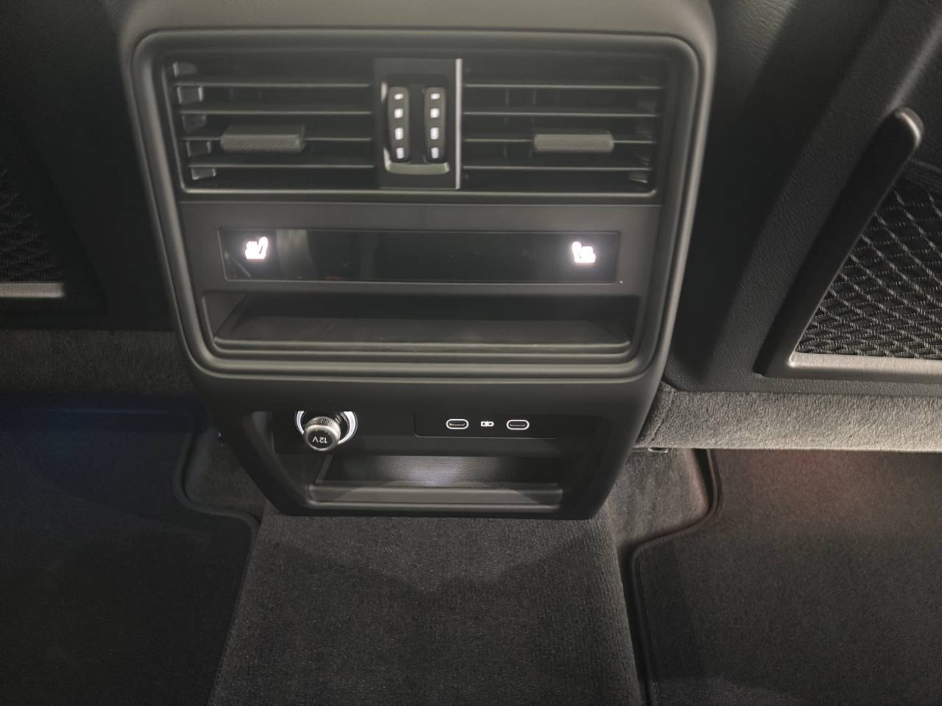 PORSCHE Cayenne E-Hybrid Coupé Black Edition-image-15