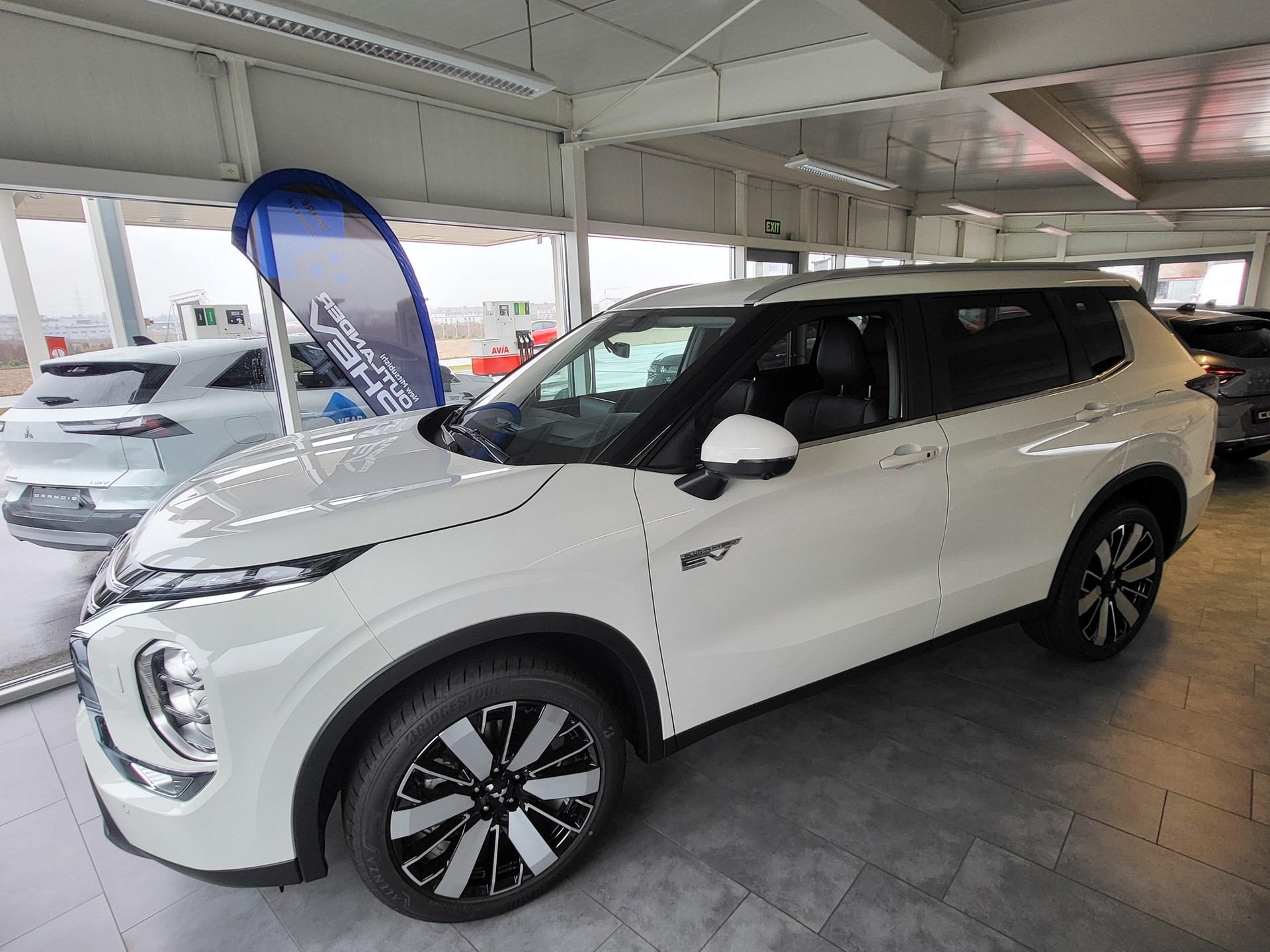 MITSUBISHI Outlander 2.4 PHEV Intense 4x4