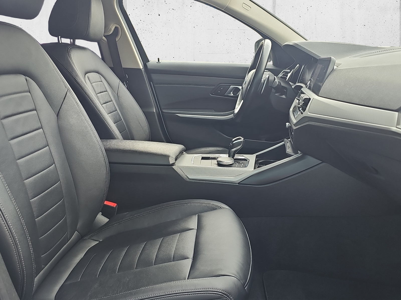 BMW 320d xDrive-image-16