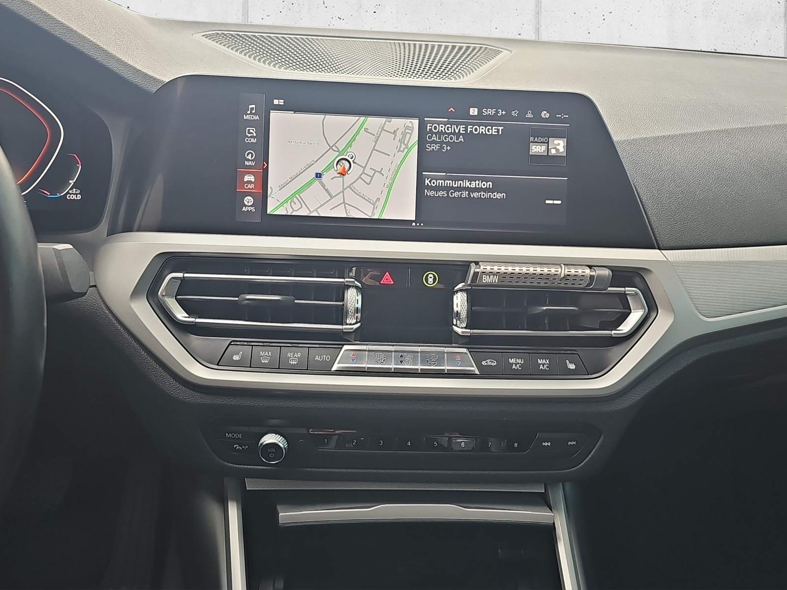 BMW 320d xDrive-image-11